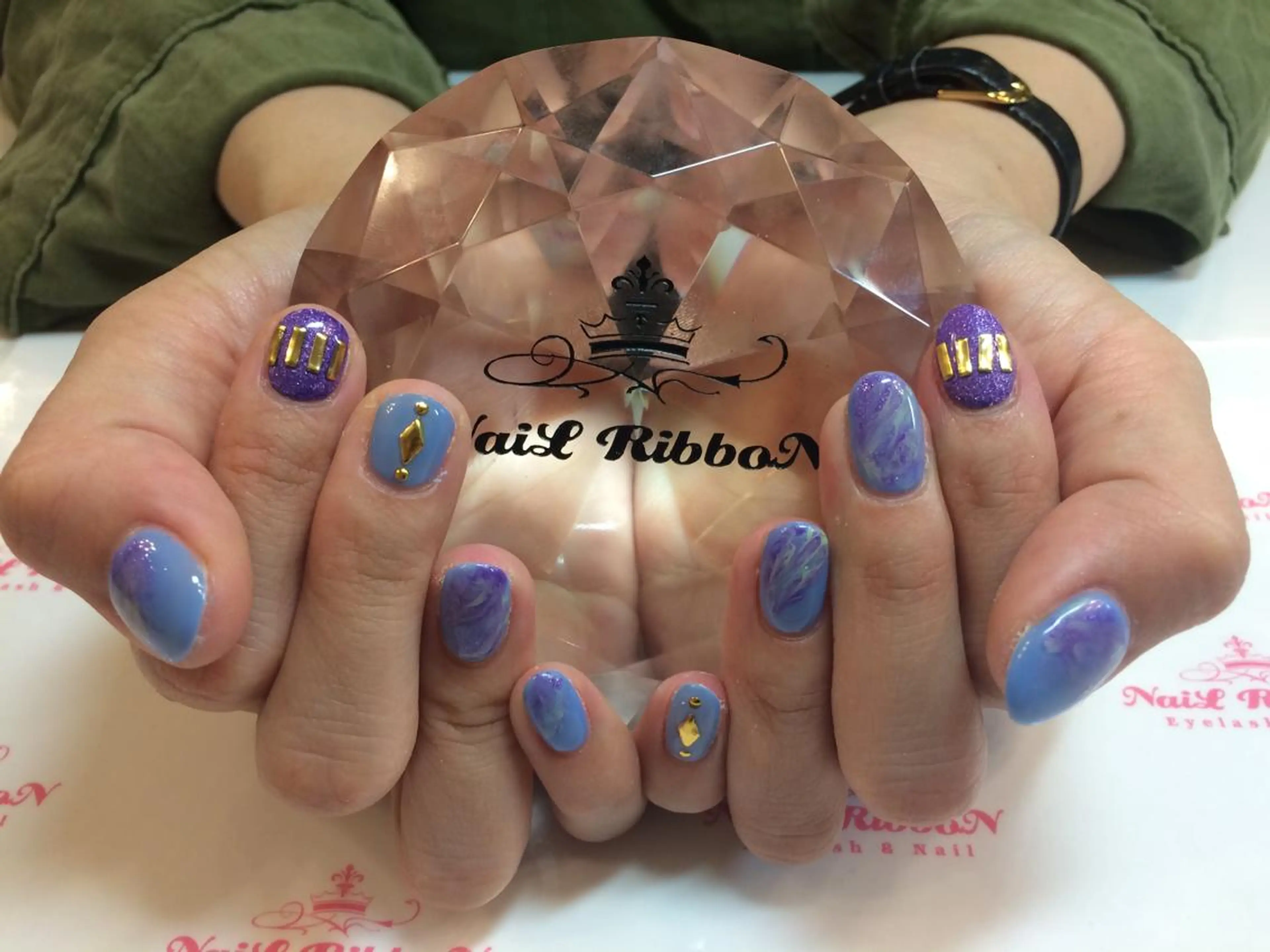 ネイル ネイルリボン 受付スタッフのネイルデザイン