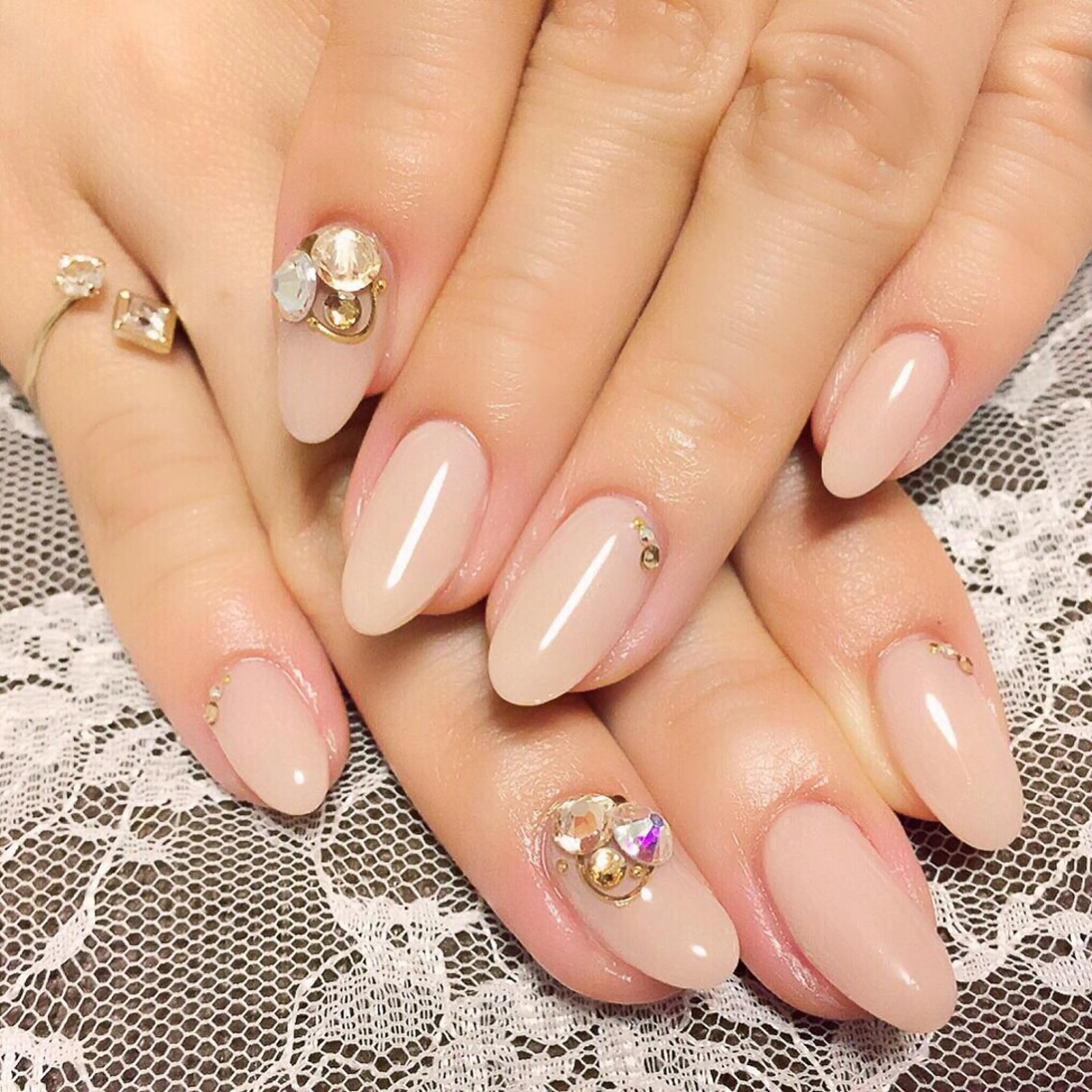 ネイル シンプルネイル ストーンネイル yumnail (ネイル&脱毛)のエステ・リラクイメージ