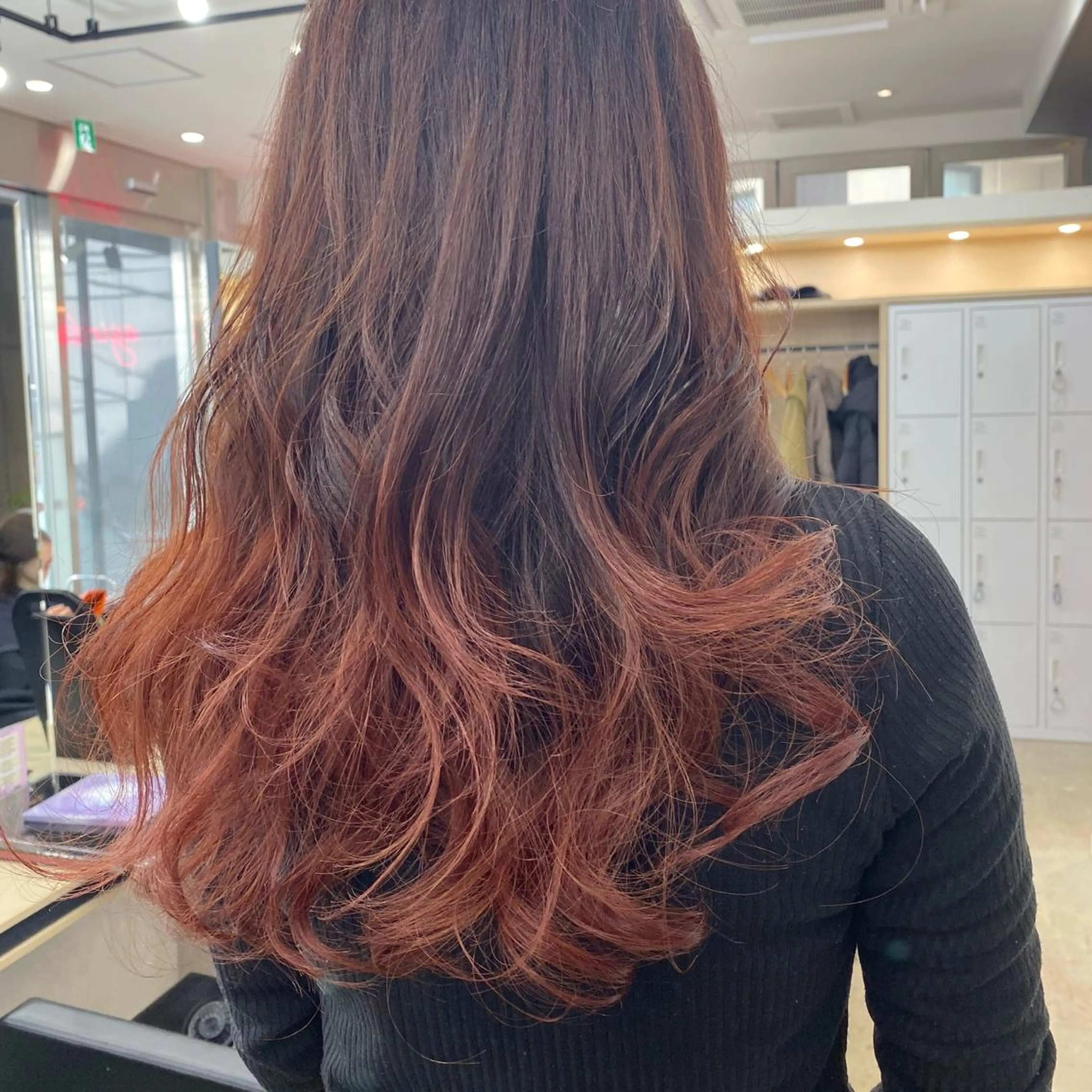 ロング カラー オリーブ/アッシュ やわらか透明感カラーのヘアスタイル