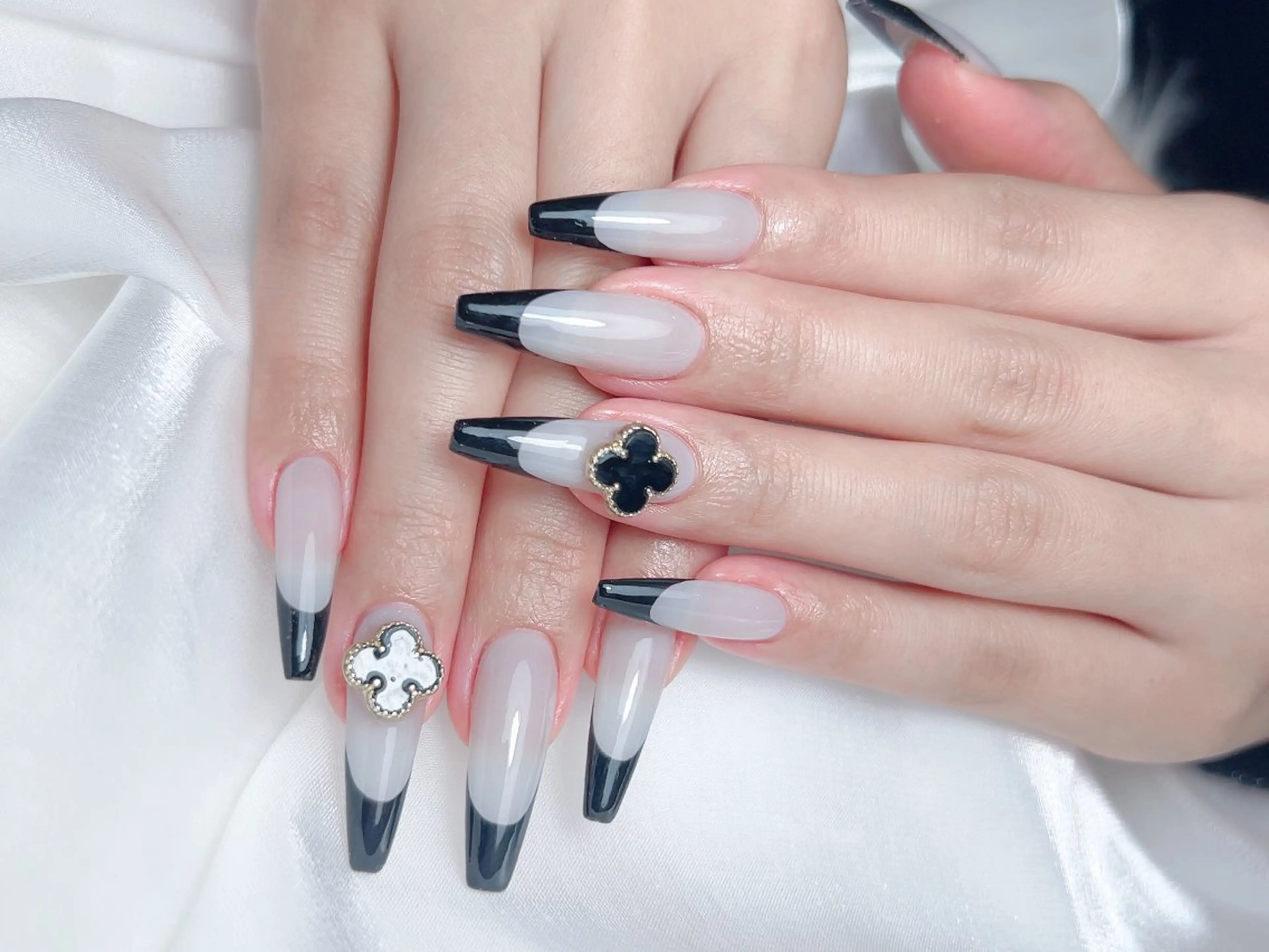 ネイル ハンドネイル M🌷nail 長さだし専門店のネイルデザイン