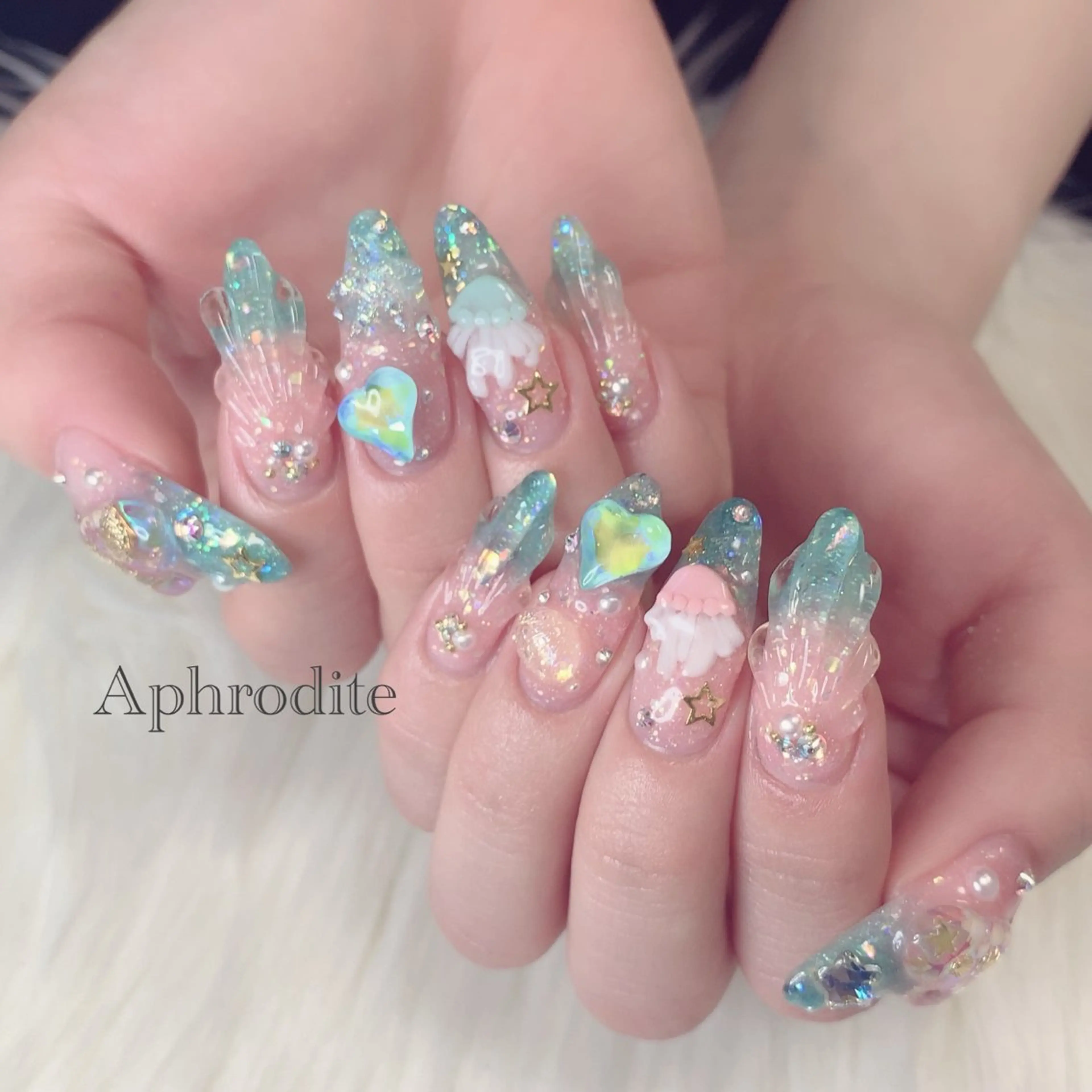 ネイル Aphrodite パラジェル認定サロンのネイルデザイン