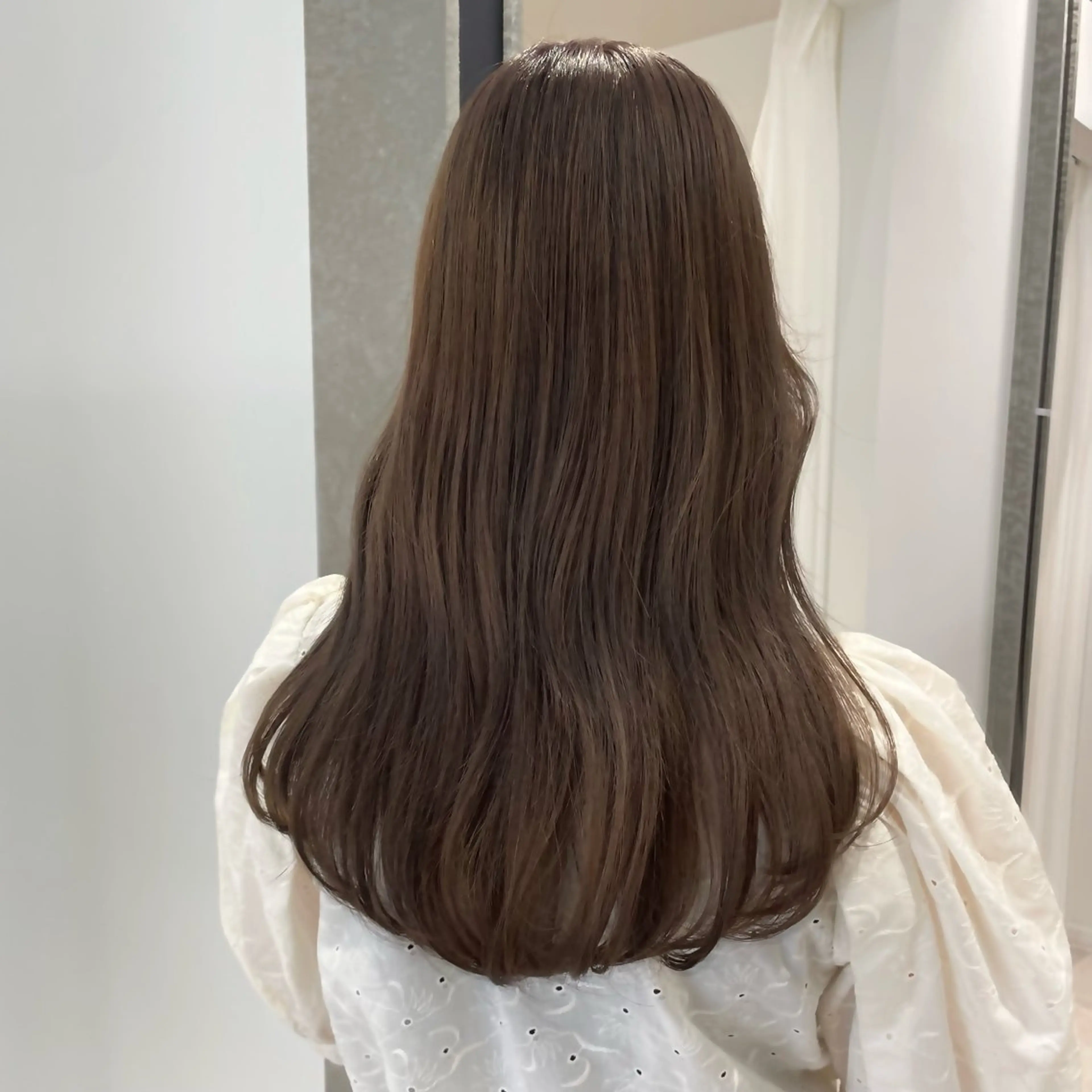 セミロング カラー ブリーチ グレージュ ベージュ🤎透明感 カラー🤎anriのヘアスタイル