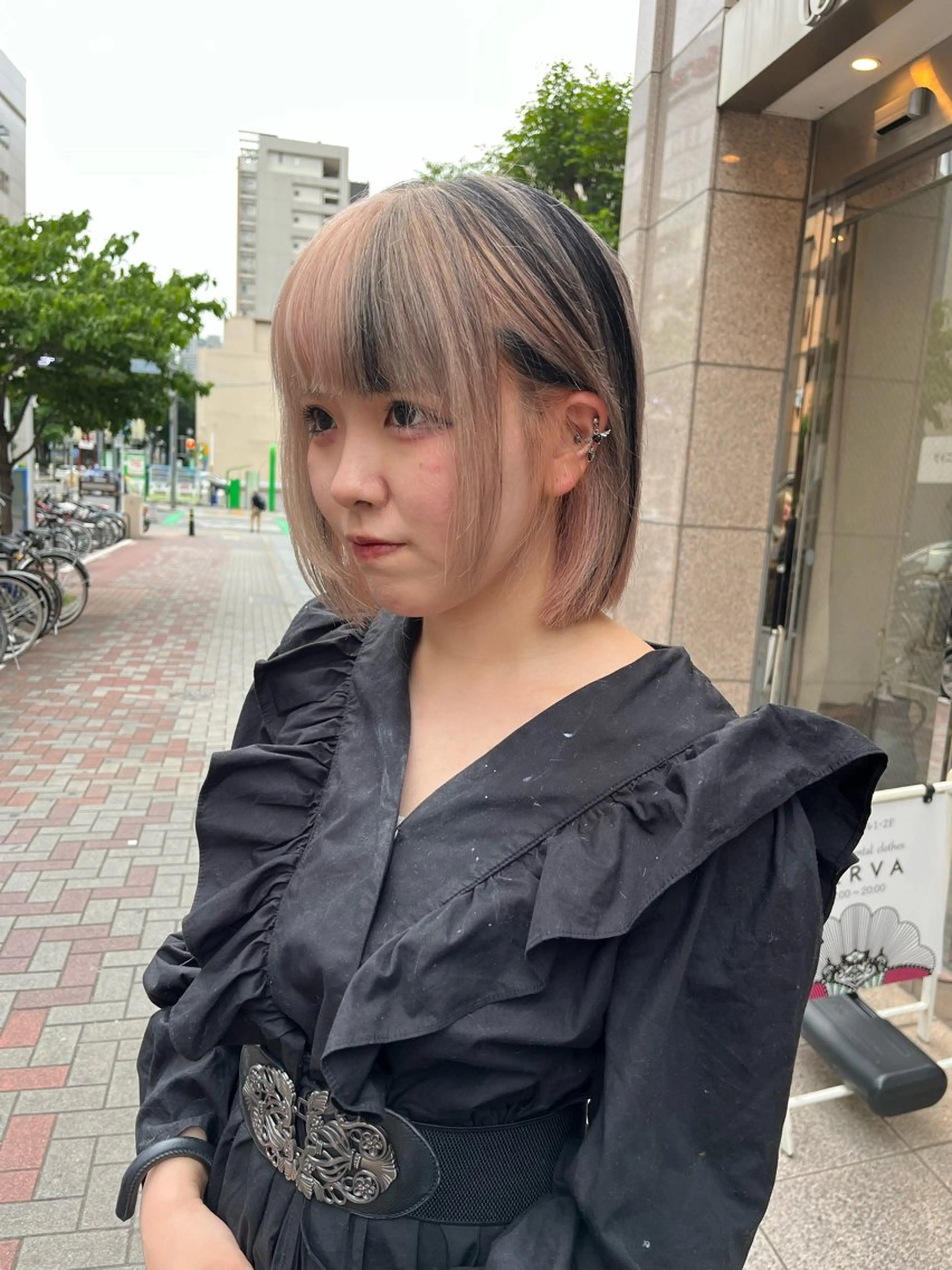 ショート カラー ユナ🎀レイヤー /韓国/ハイトーンのヘアスタイル