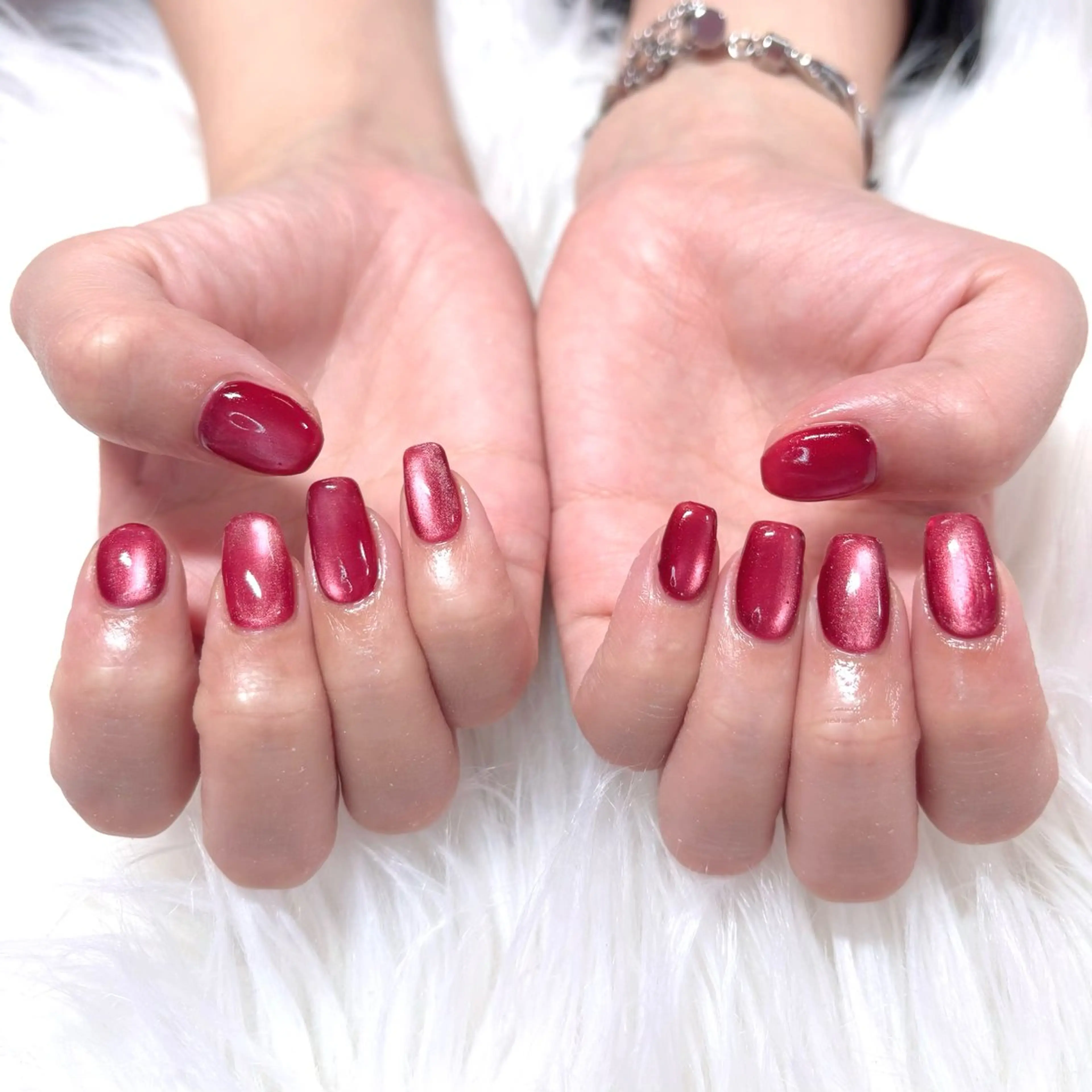 ネイル ジェルネイル マグネットネイル パラジェル 赤色 ハンドネイル Noix nailのネイルデザイン