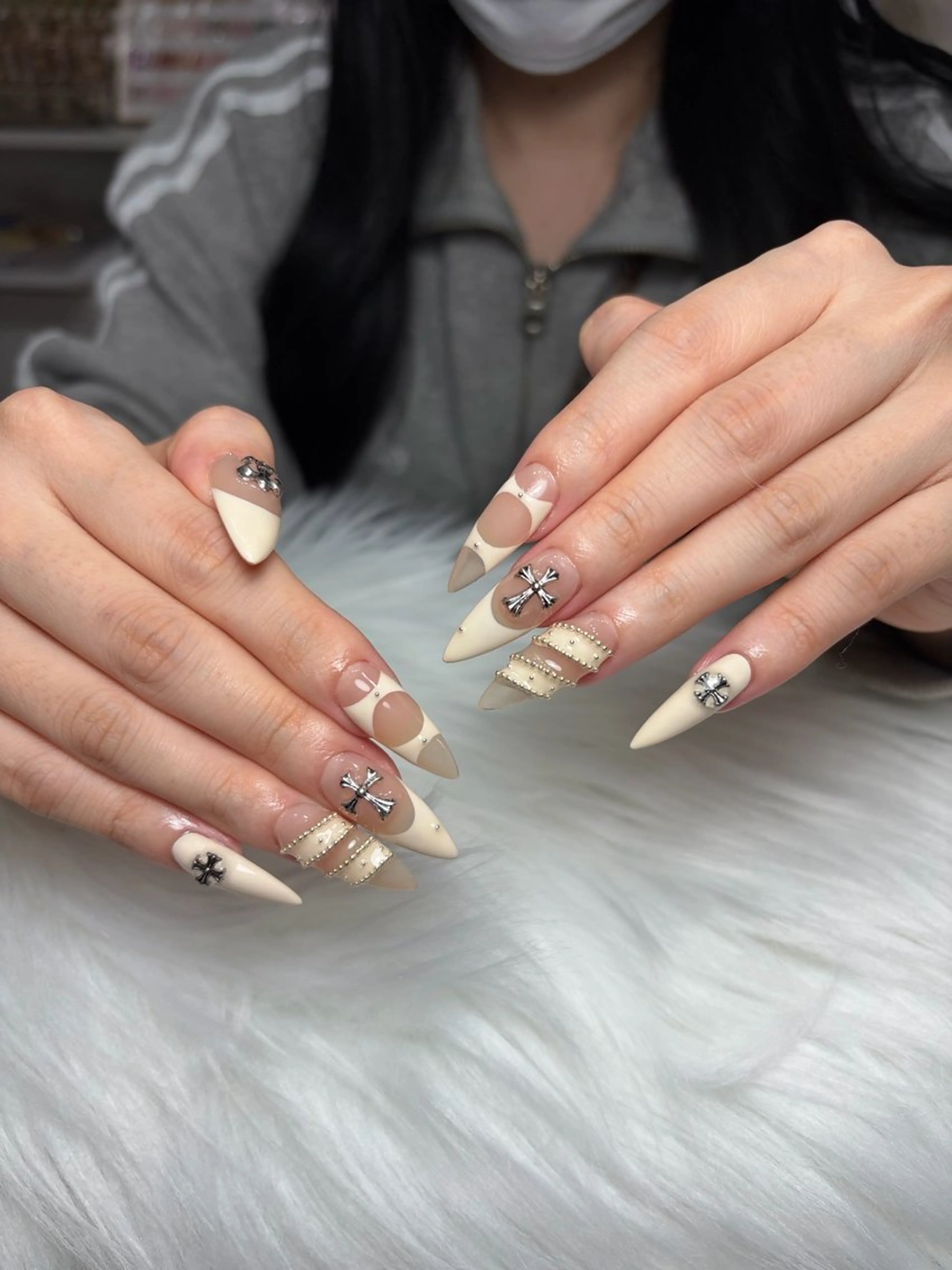 ネイル アートネイル 長さ出し ジェルネイル マグネットネイル ニュアンスネイル ハンドネイル Cloudy Chan Nailのネイルデザイン