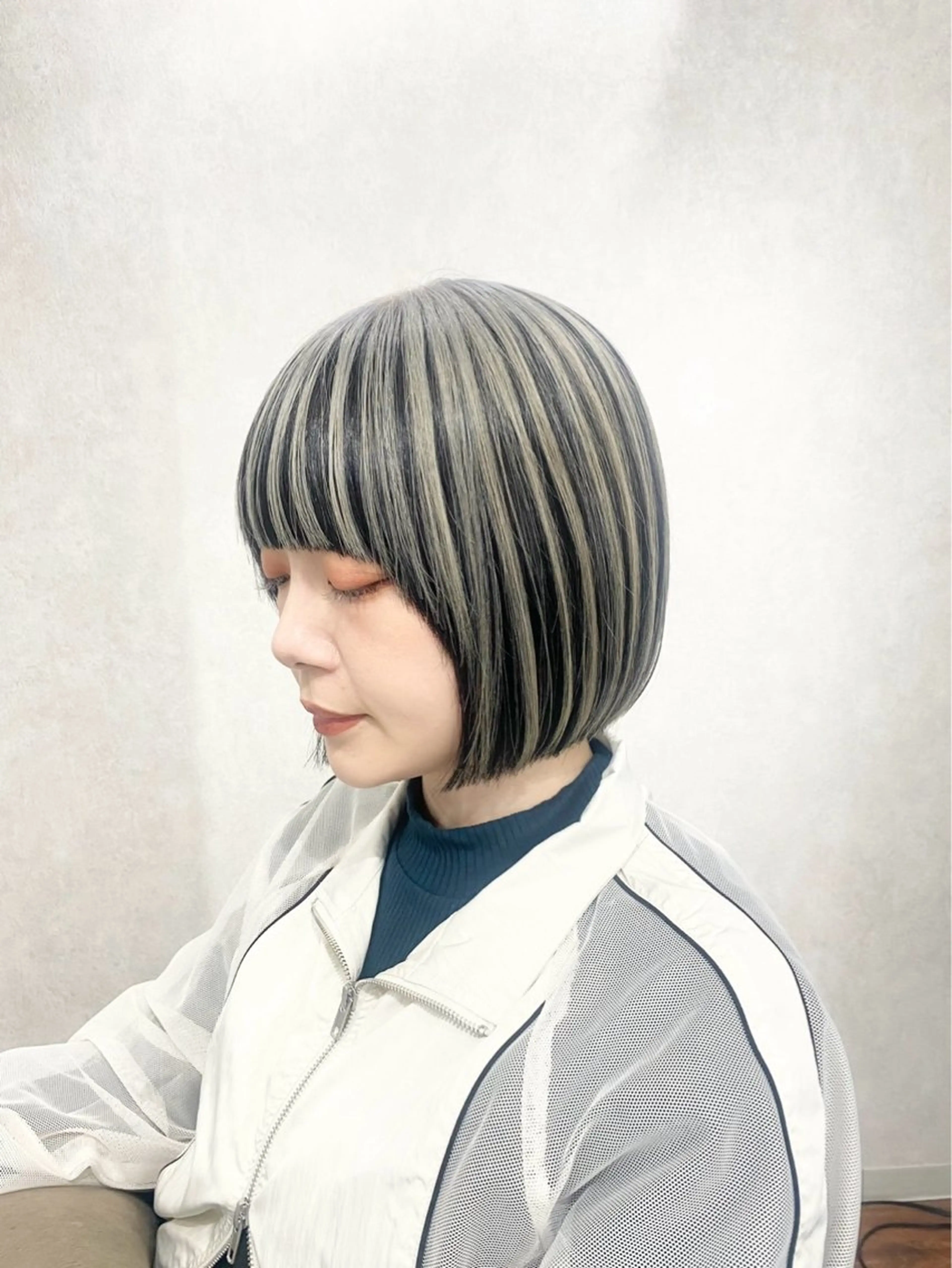 ミディアム ヘアカラー トリートメント _White所属・ＳＨＩ ＺＵのヘアスタイル