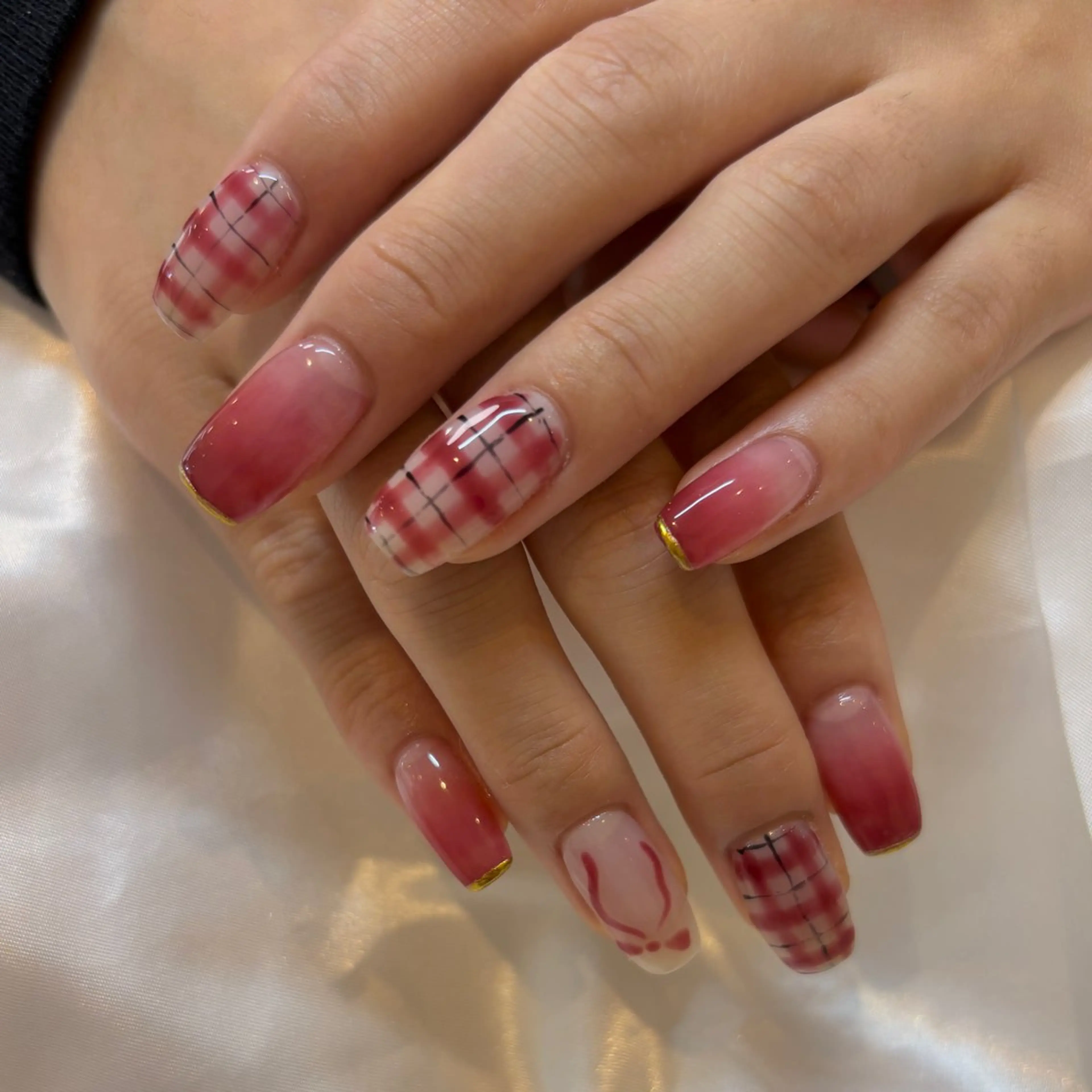 ネイル ハンドネイル YURIN 𓈒ㅤׂ 𝜗𝜚のネイルデザイン