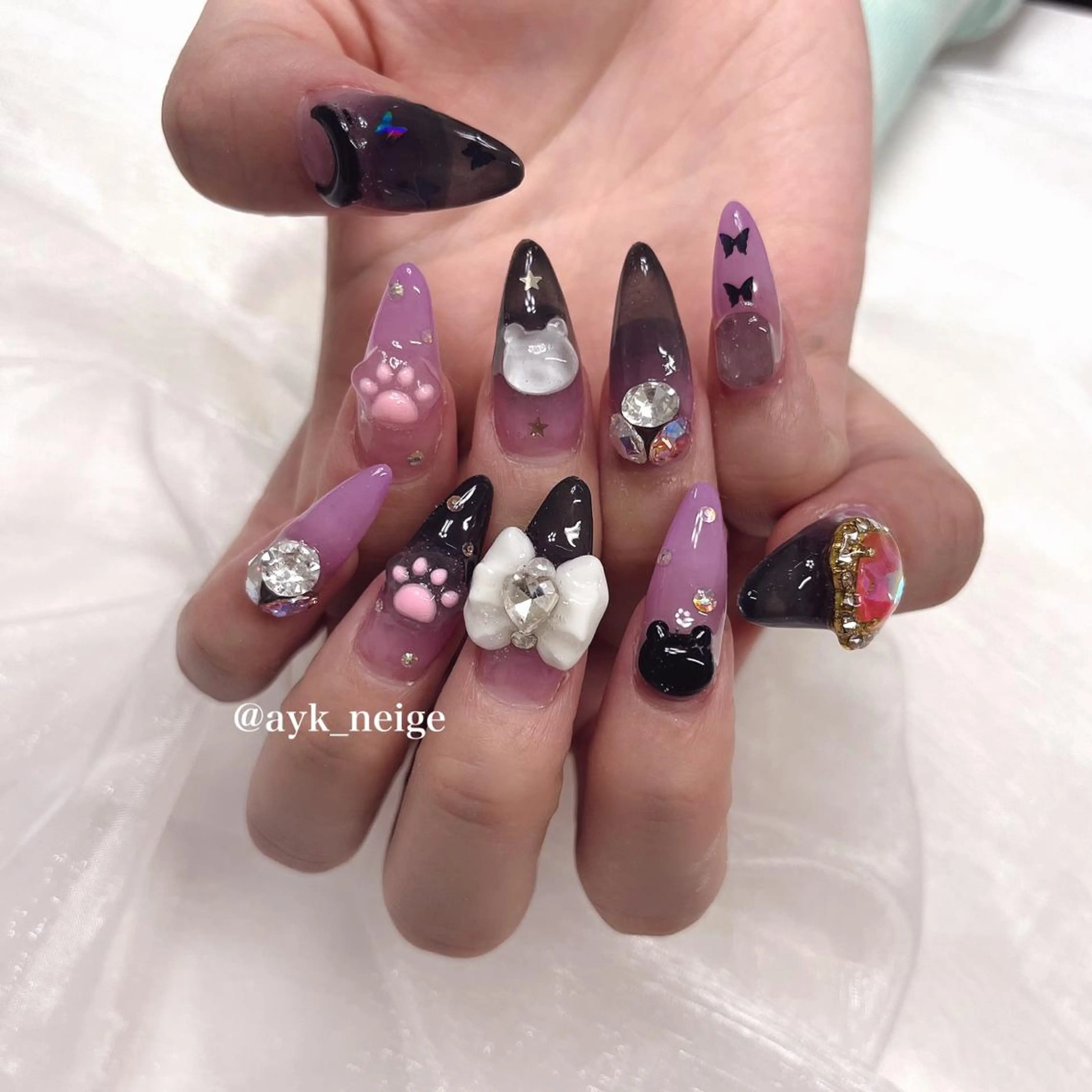 ネイル フットネイル フレンチネイル キラキラネイル 韓国ネイル リボン n'eige nail所属・大谷 綾香のネイルデザイン