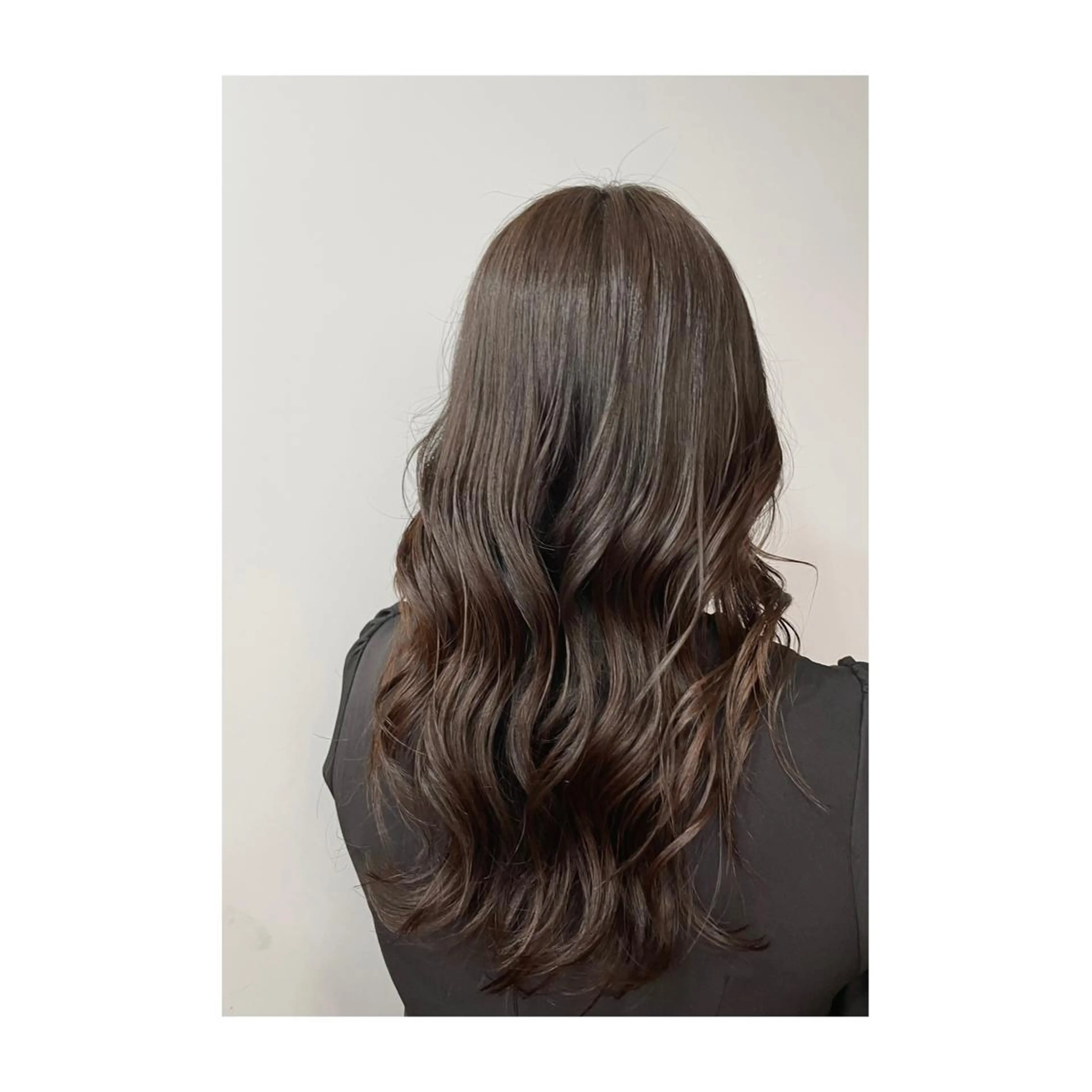 ロング カラー アディクシーカラー アッシュ バレイヤージュ ベージュカラー ブリーチ ヘアカラー トリートメント 二ヶ月綺麗が続く デザイン/星野六三四のヘアスタイル