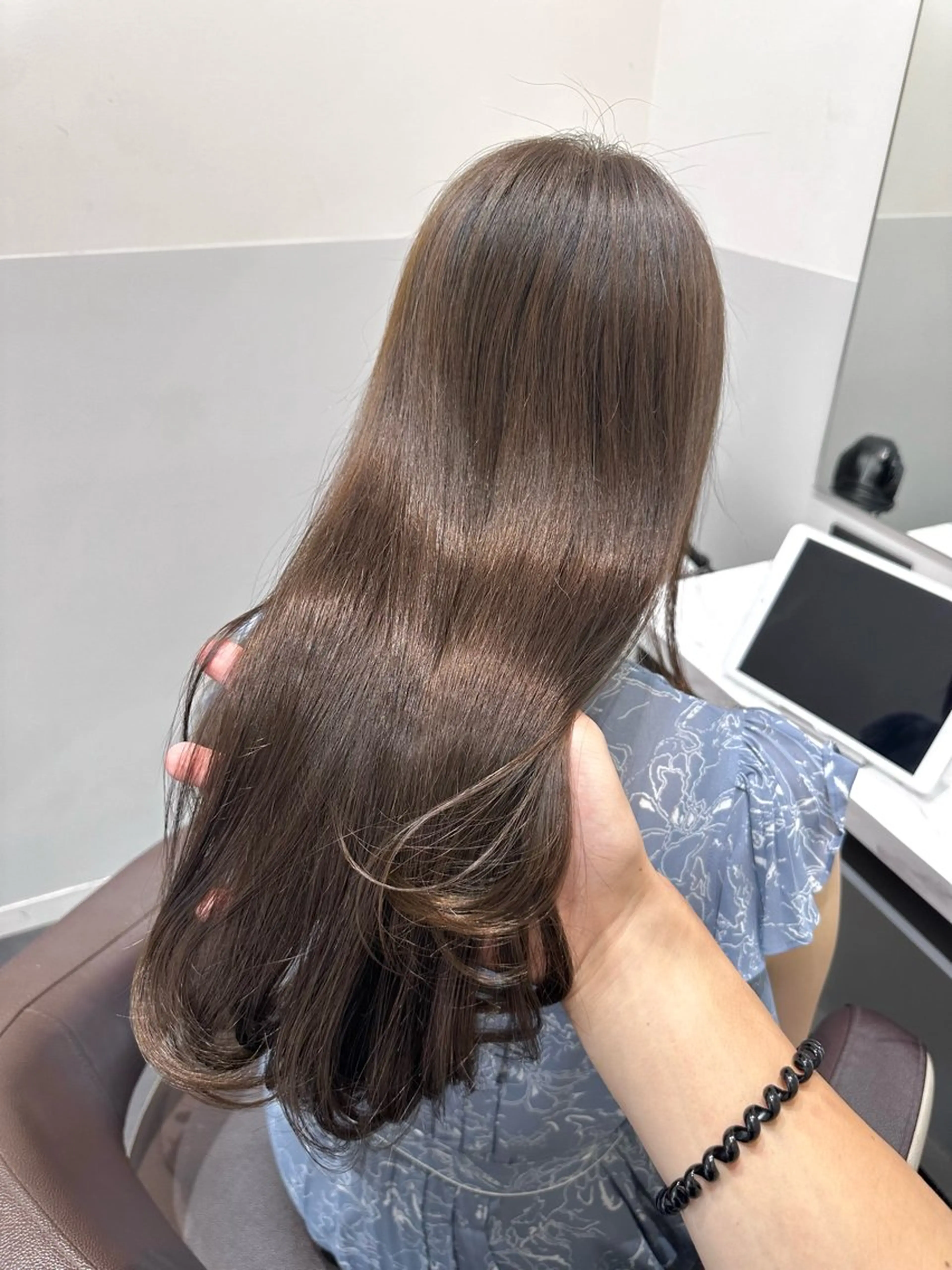 ロング カラー ベージュカラー ブリーチ ブリーチなしカラー カット ヘアカラー トリートメント LUMO所属・矢野 晃平のヘアスタイル