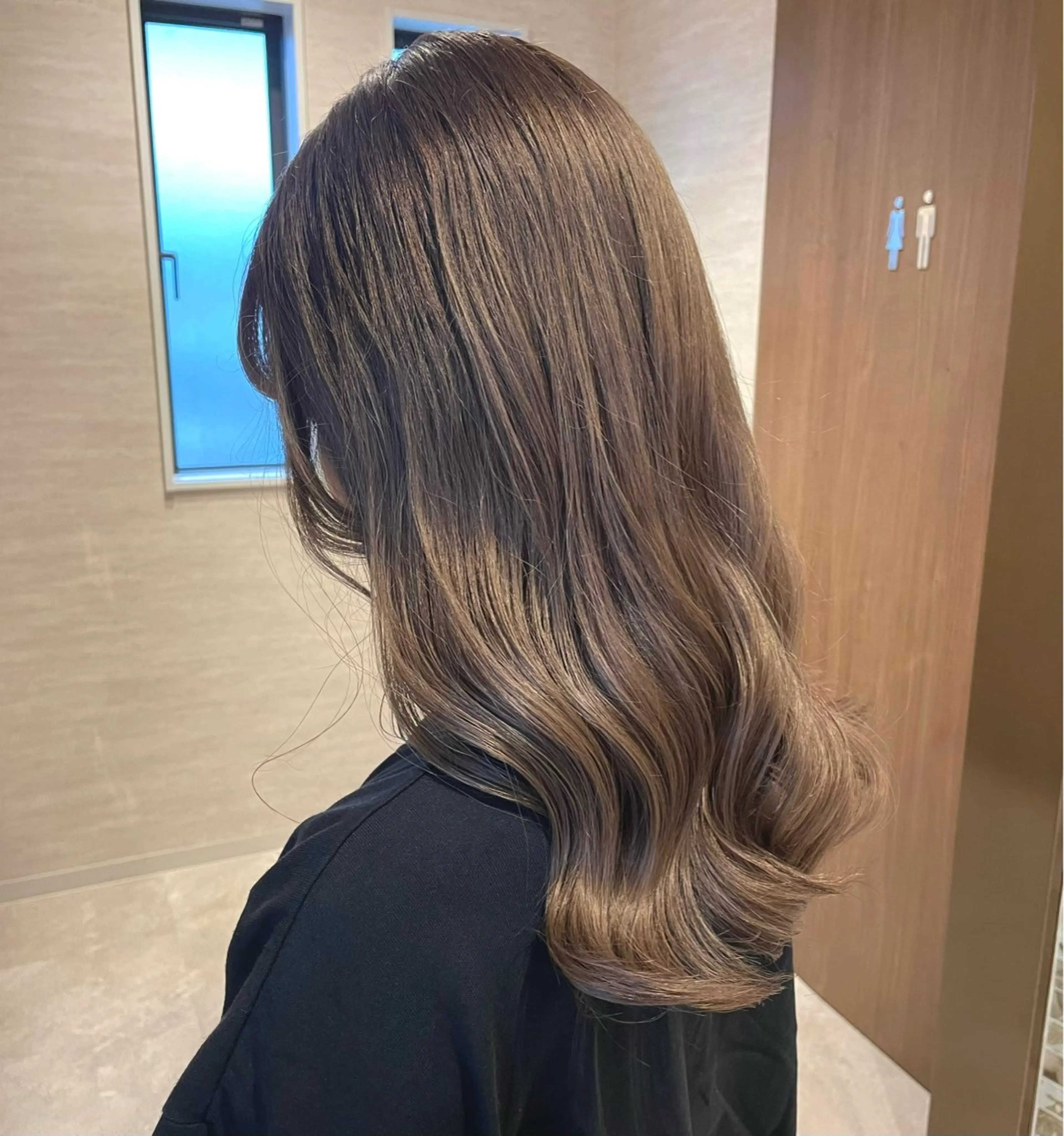 ロング カラー ベージュカラー カット ヘアカラー CONTY by mirrortalk所属・松崎 咲和のヘアスタイル