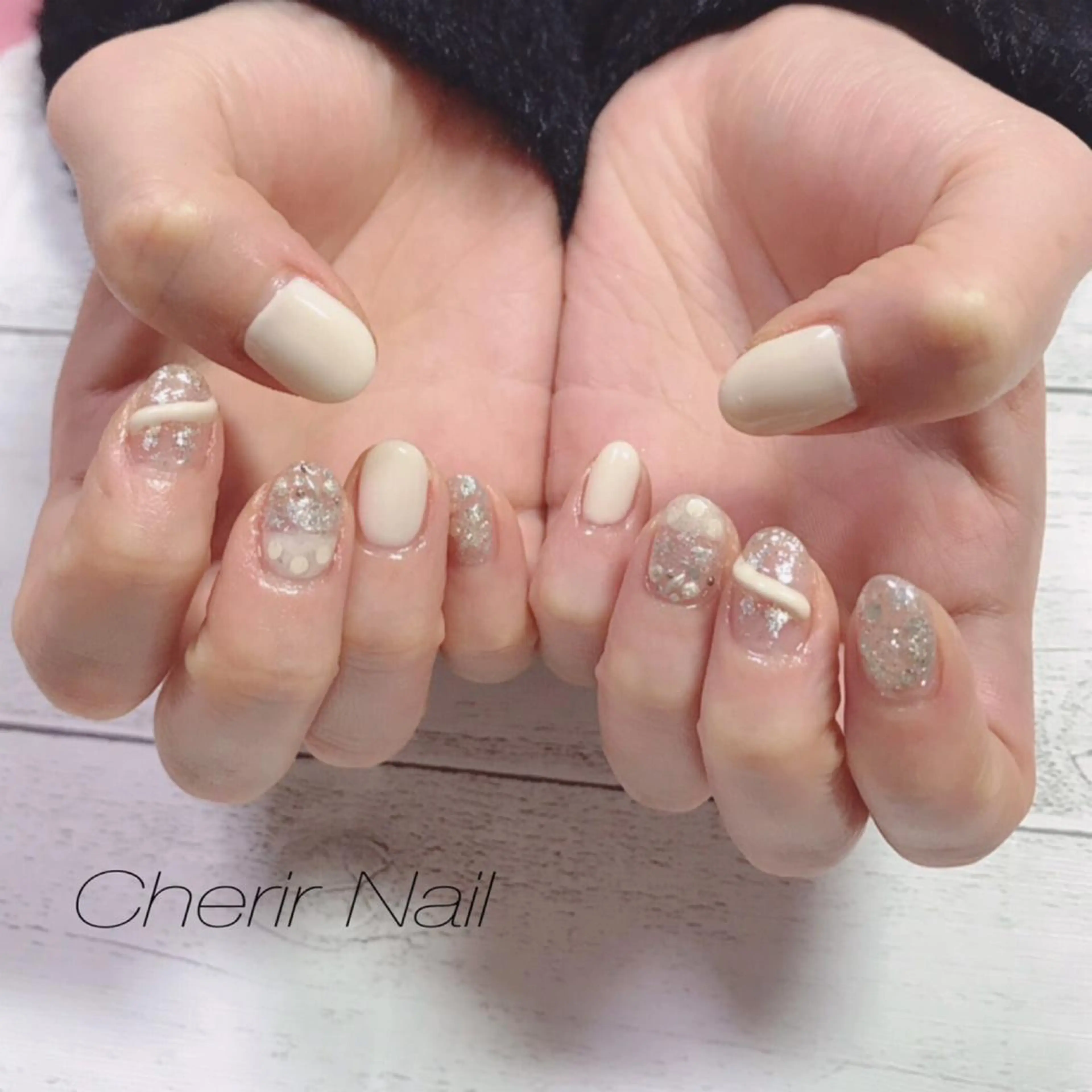 ネイル クリアネイル ワンカラーネイル ショートネイル シルバー ホワイト Cherirnail kaoriのネイルデザイン