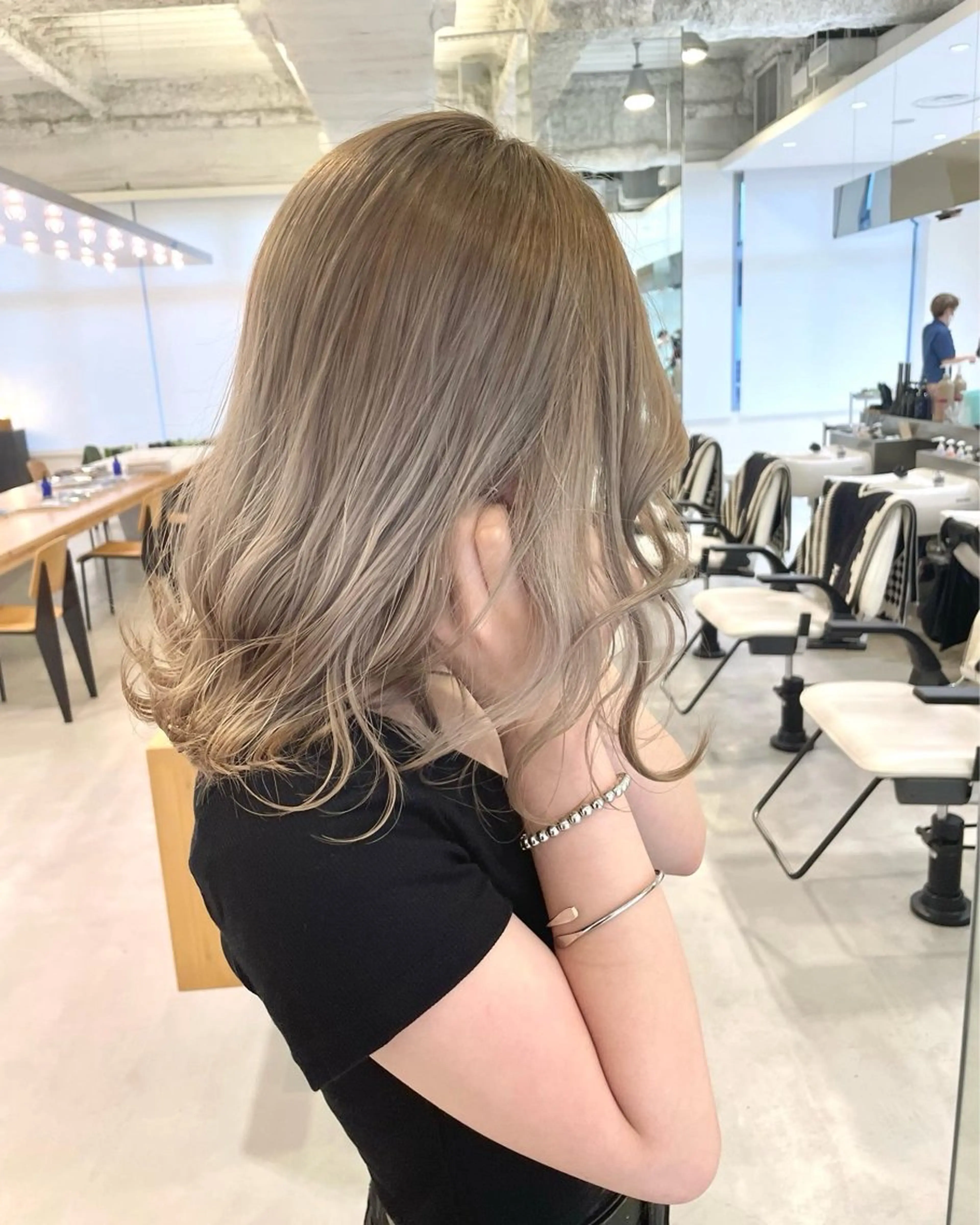 ミディアム カラー ハイトーンカラー エスポワール所属・YUSHI HORIUCHIのヘアスタイル