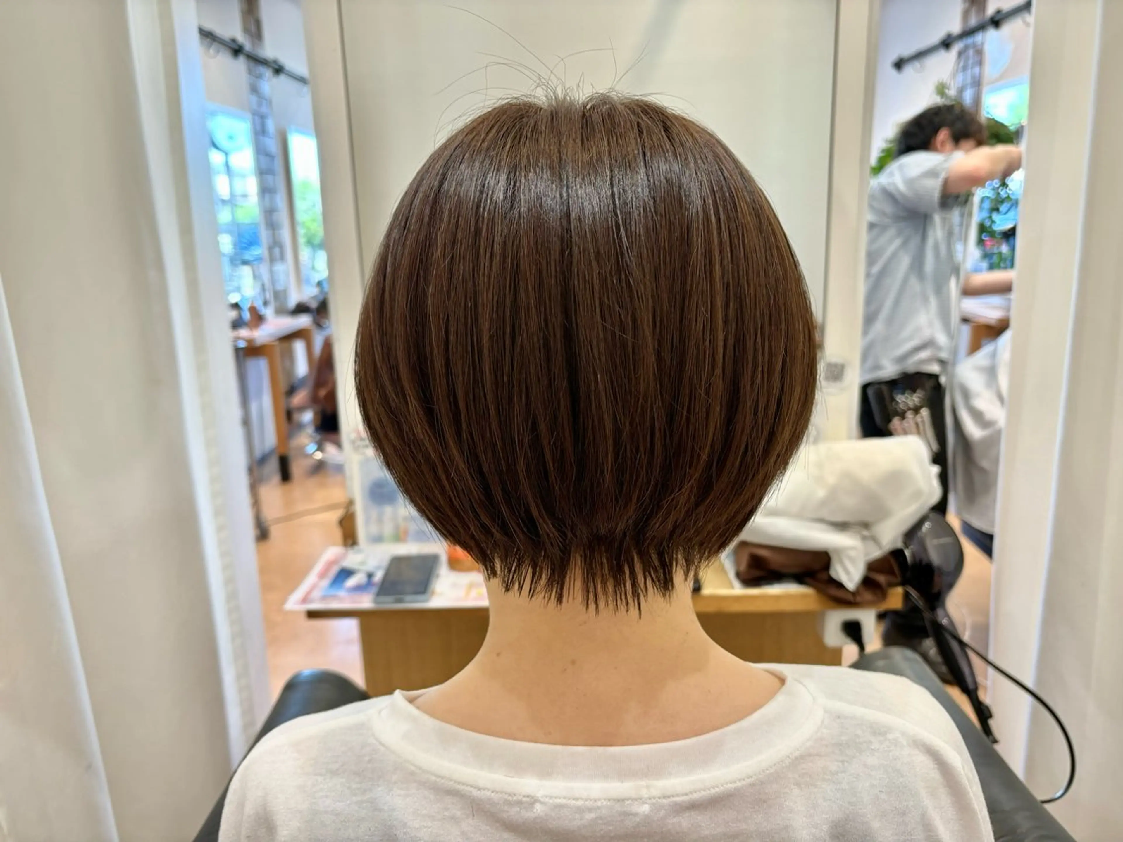 ショート カラー ブリーチ イヤリングカラー ハイライトカラー イルミナカラー ボブ カット ヘアカラー 秋山知穂🌸縮毛矯正 ショートお任せ🌸のヘアスタイル