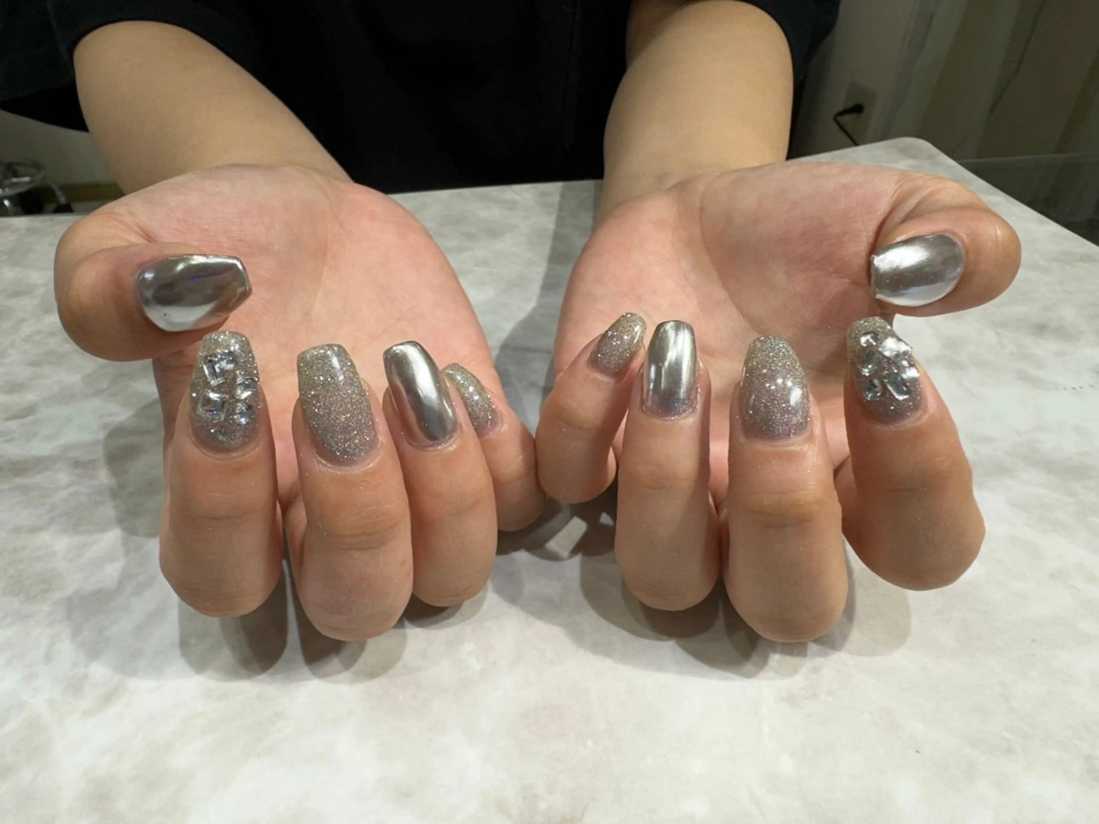 ネイル アートネイル 長さ出し フラッシュネイル ジェルネイル キラキラネイル PlusOnenailsalon所属・粕屋ネイル＆耳つぼ 🫧Natsumiのネイルデザイン