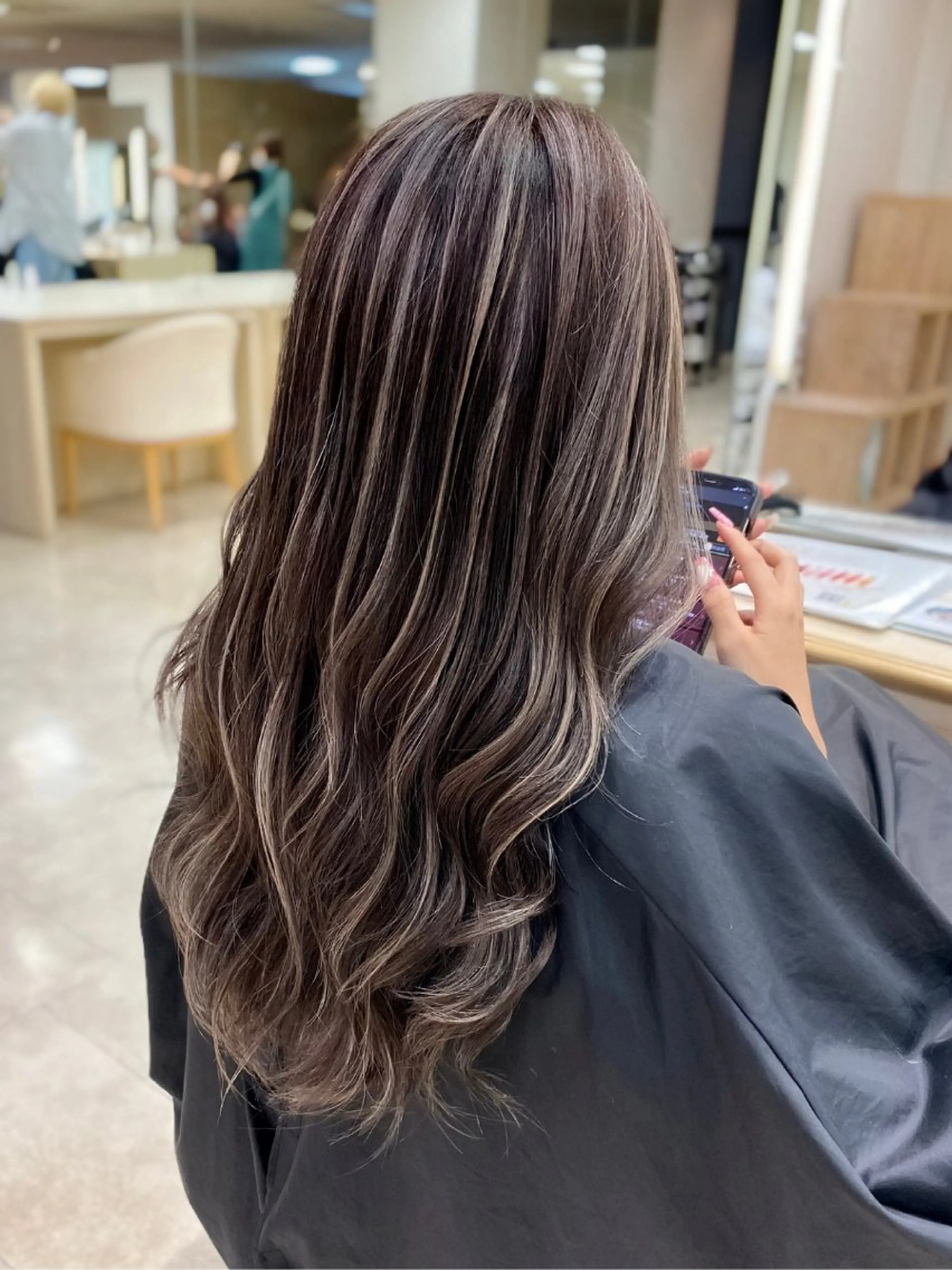 セミロング カラー バレイヤージュ ベージュカラー ブリーチ ブロンド ケアブリーチ カット ヘアカラー トリートメント 銀座/ハイライト特化 🌿ブリーチ/片山のヘアスタイル