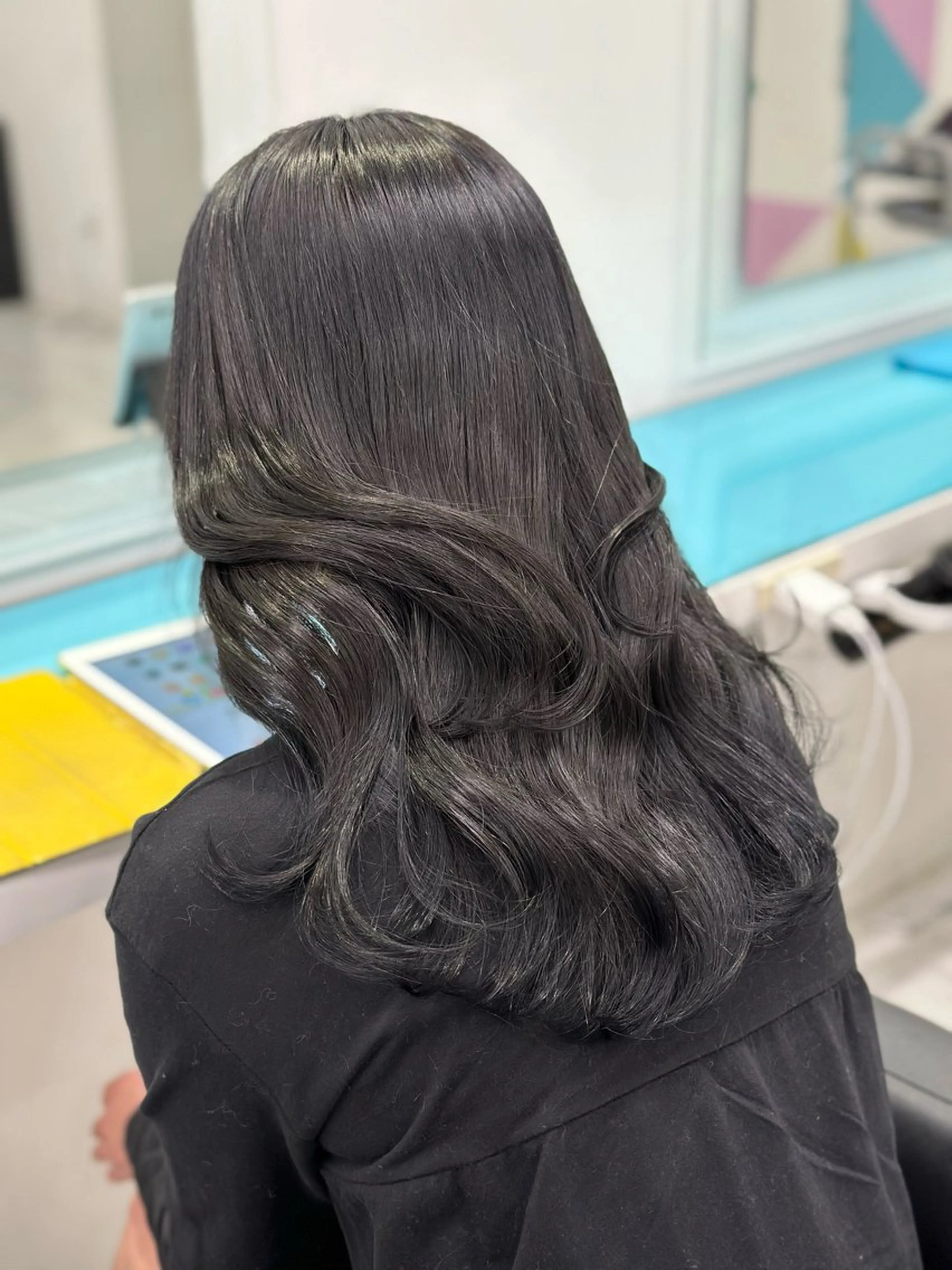 ロング カラー ヘアアレンジ 艶カラー/ハイトーン /レイヤーカットのヘアスタイル