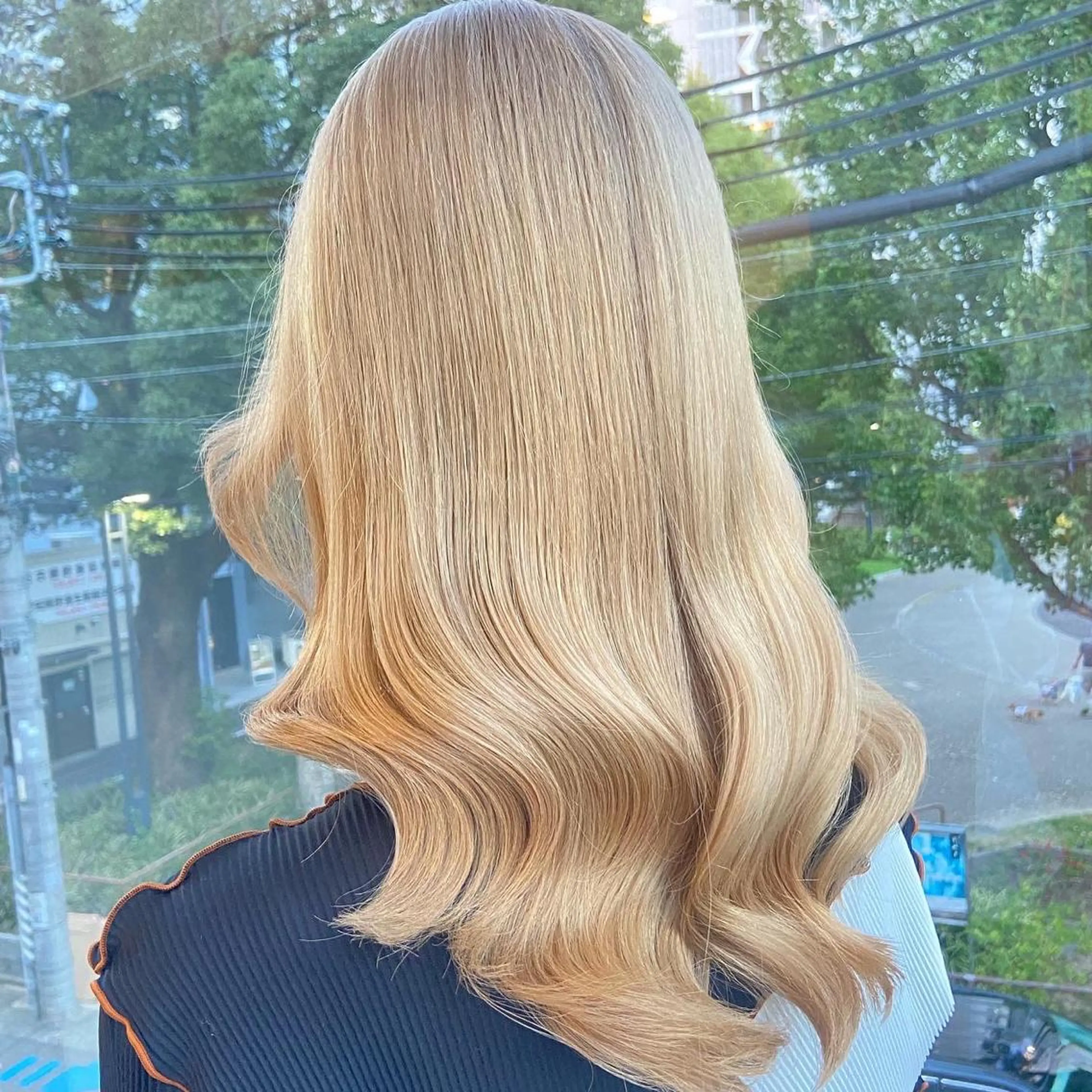 セミロング カラー ブロンド ホワイトブロンド ヘアカラー トリートメント 鈴木/ミルクティー/ ブリーチ/ボブ/のヘアスタイル