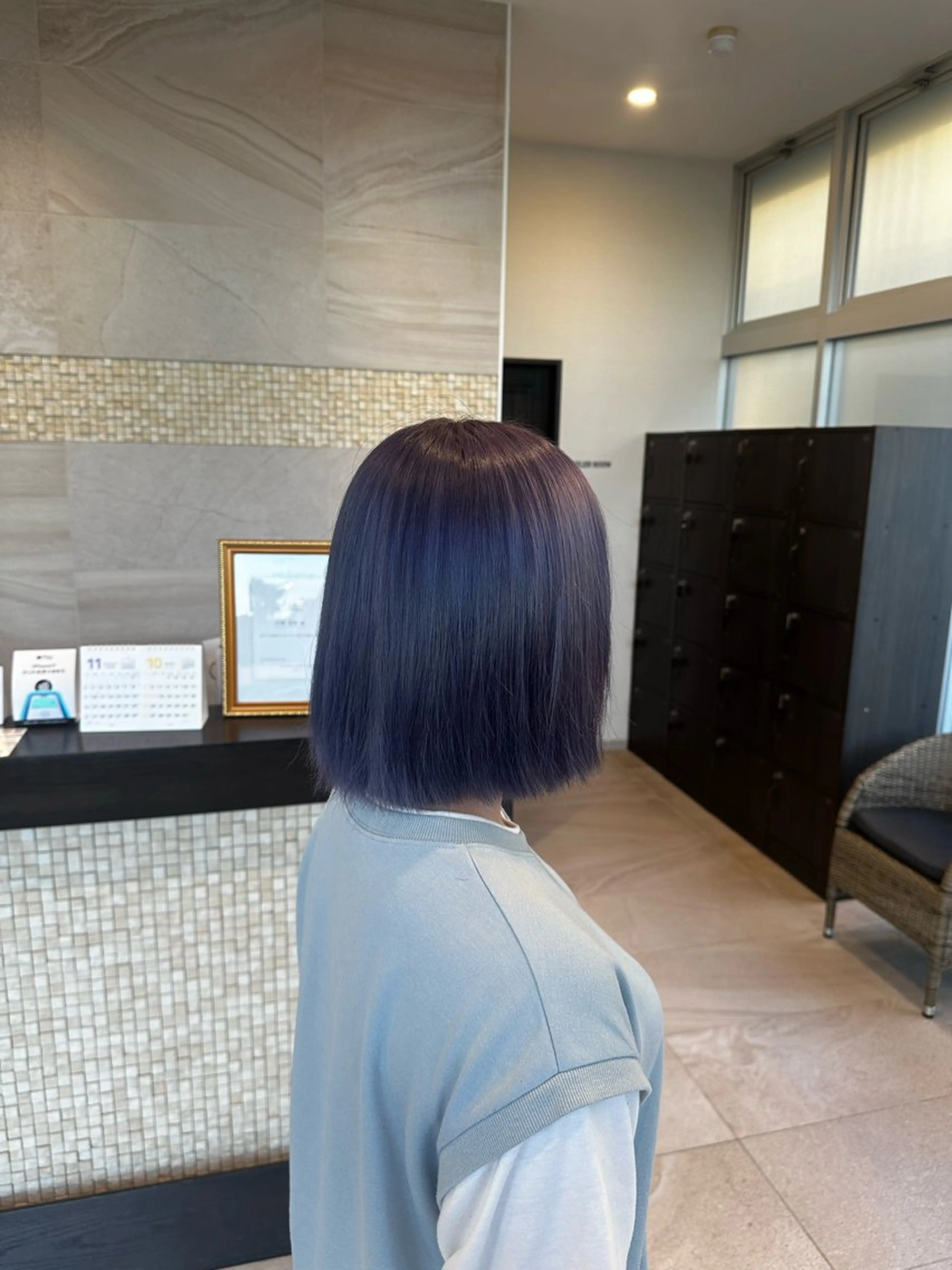 カラー ネイビーカラー シルバー ヘアカラー トリートメント 荒木 郁実のヘアスタイル