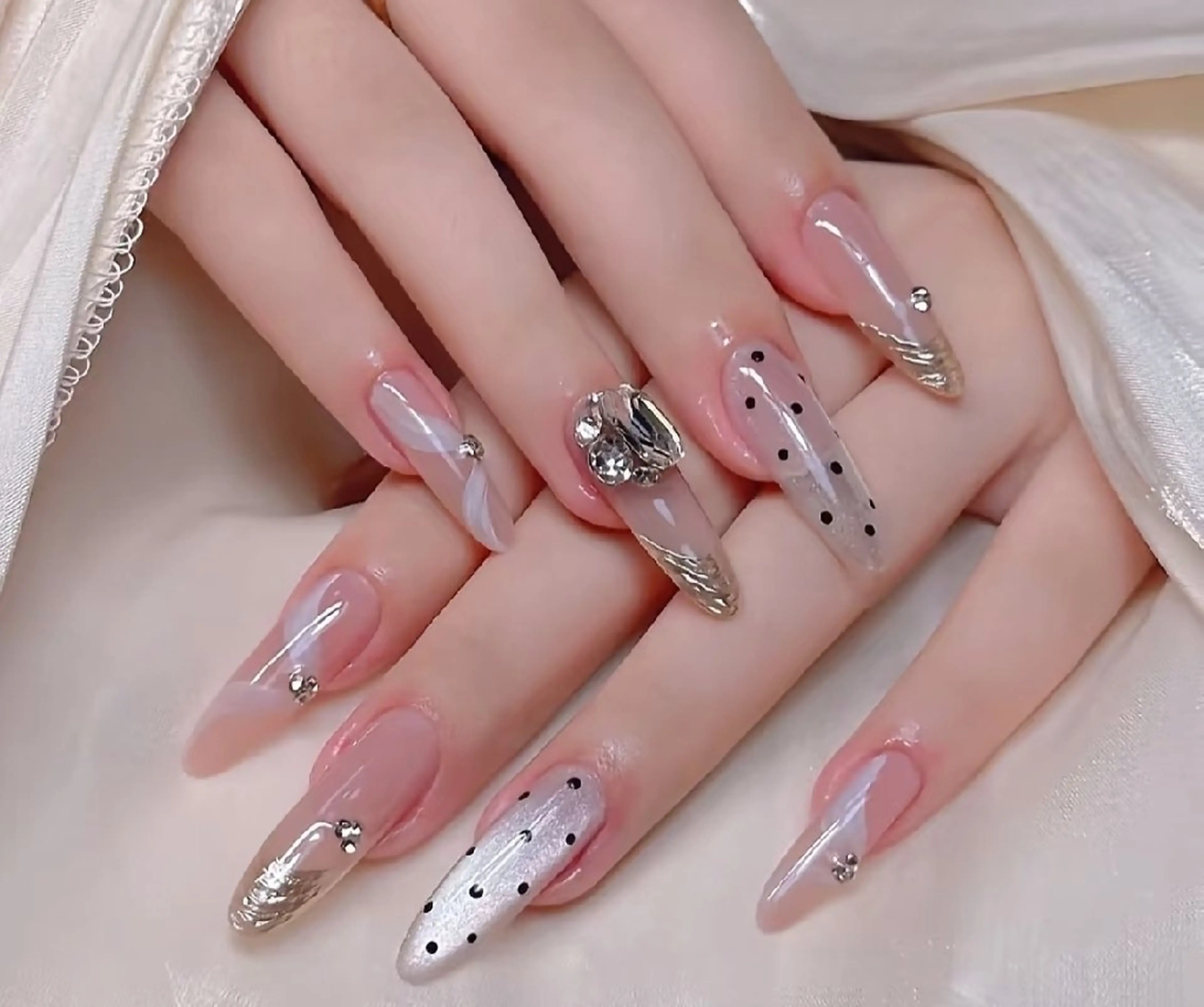 ネイル 清水 亞美のネイルデザイン