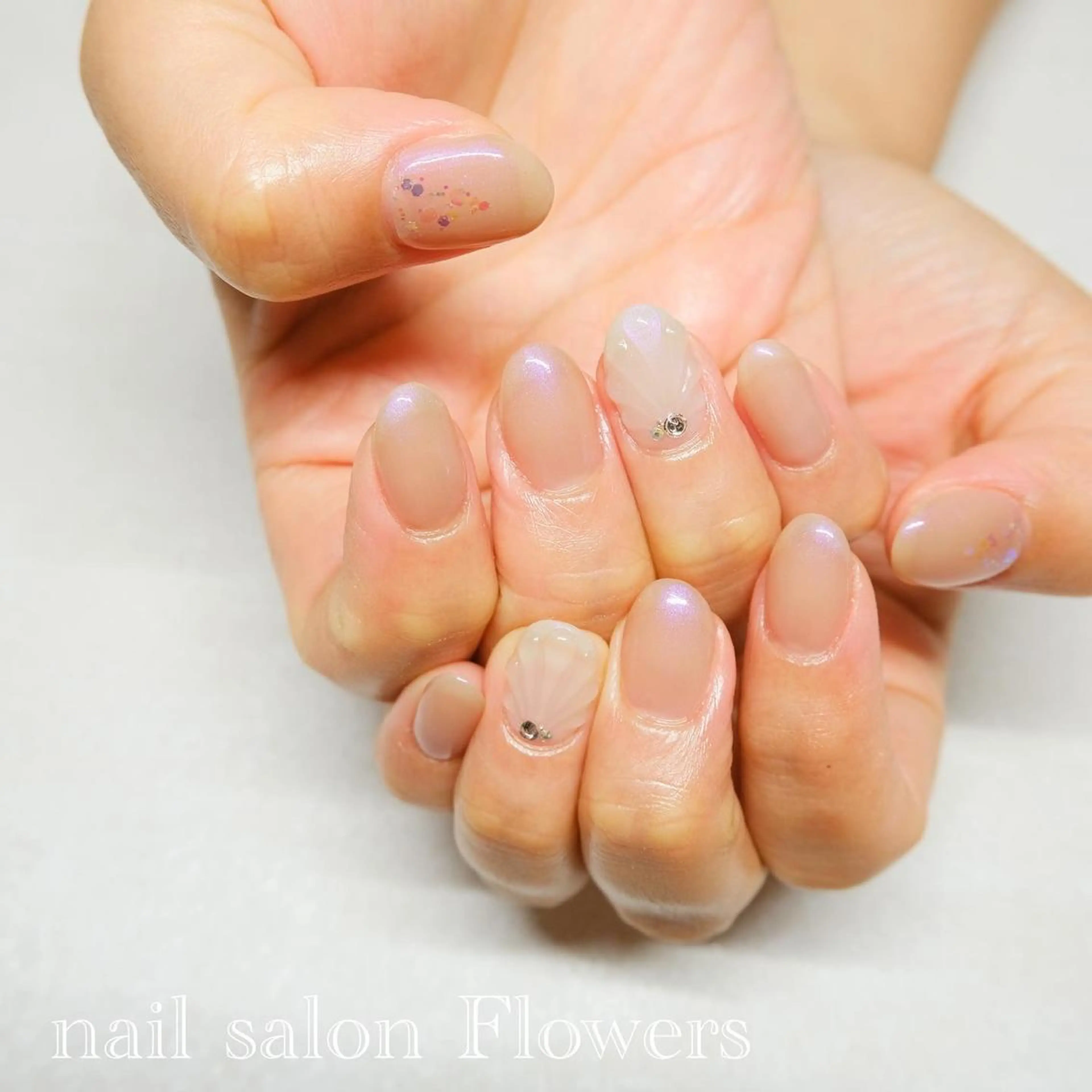 ネイル Flowers Tomomiのネイルデザイン