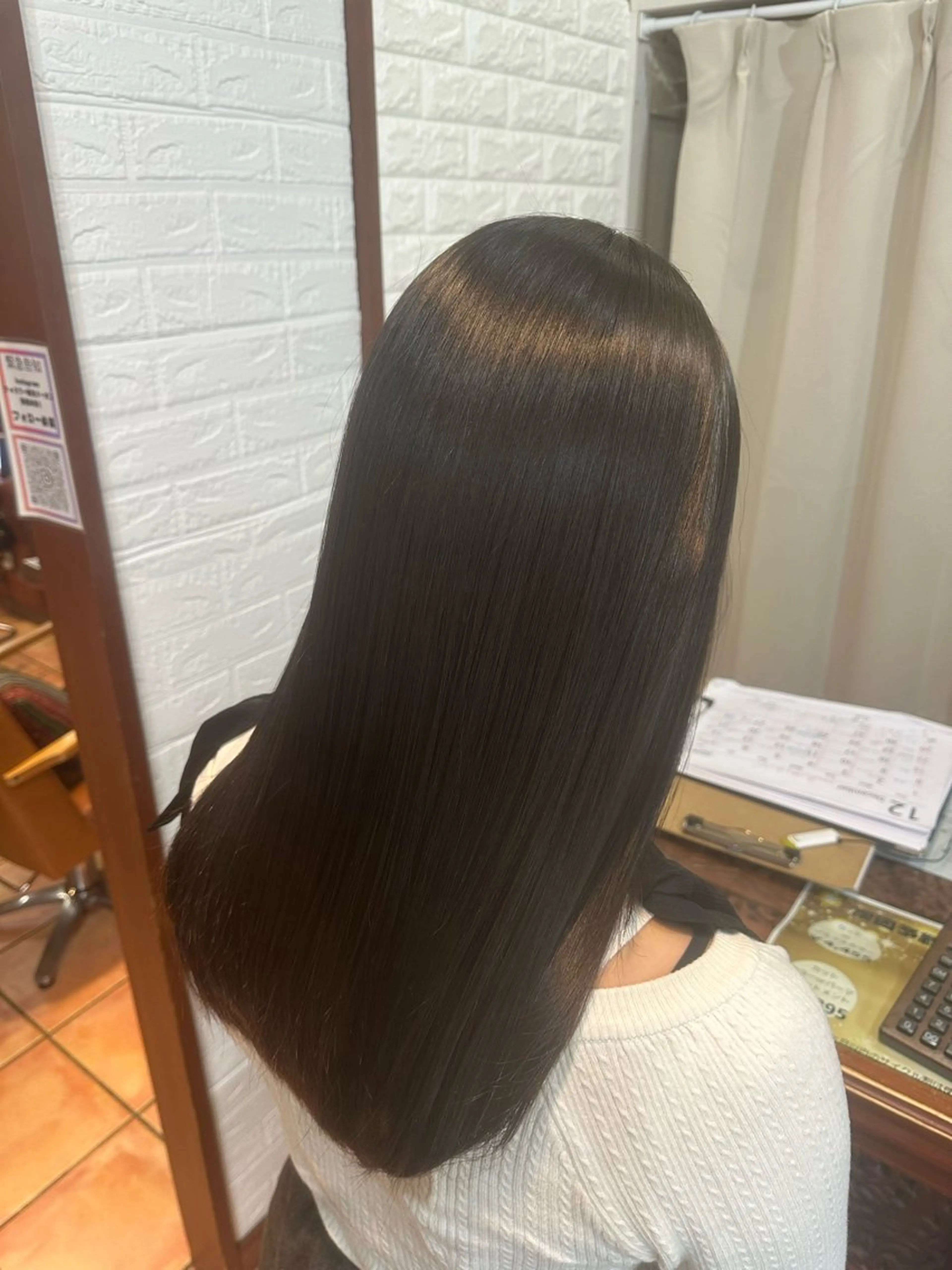 《 🐣学生限定メニュー🐣 暗染めor黒染め＋TOKIOトリートメント》の写真