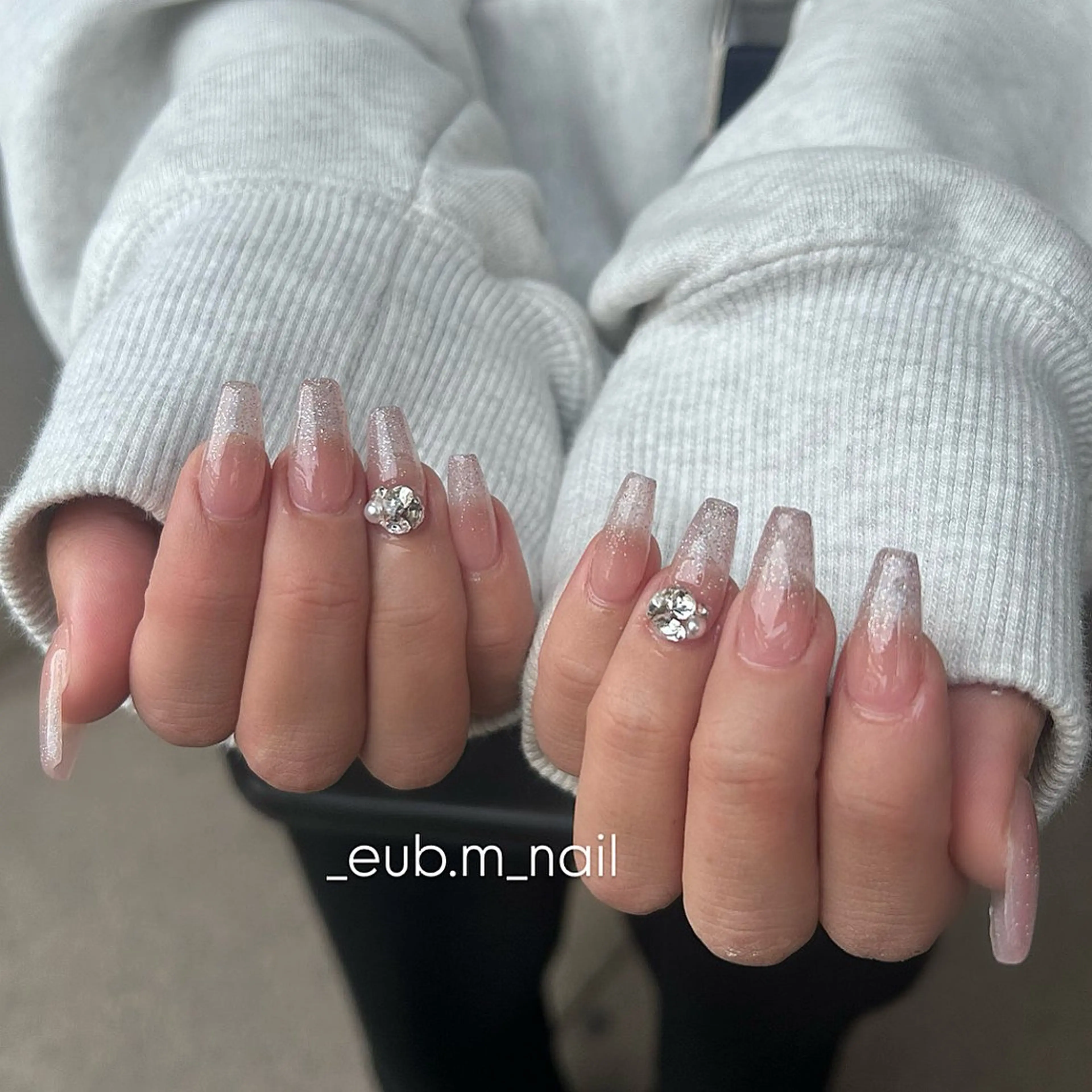 ネイル 氷ネイル・うるうるネイル オフィスネイル ピンク ピンクベージュ ハンドネイル 深夜ネイルサロン eub.m_nailのネイルデザイン