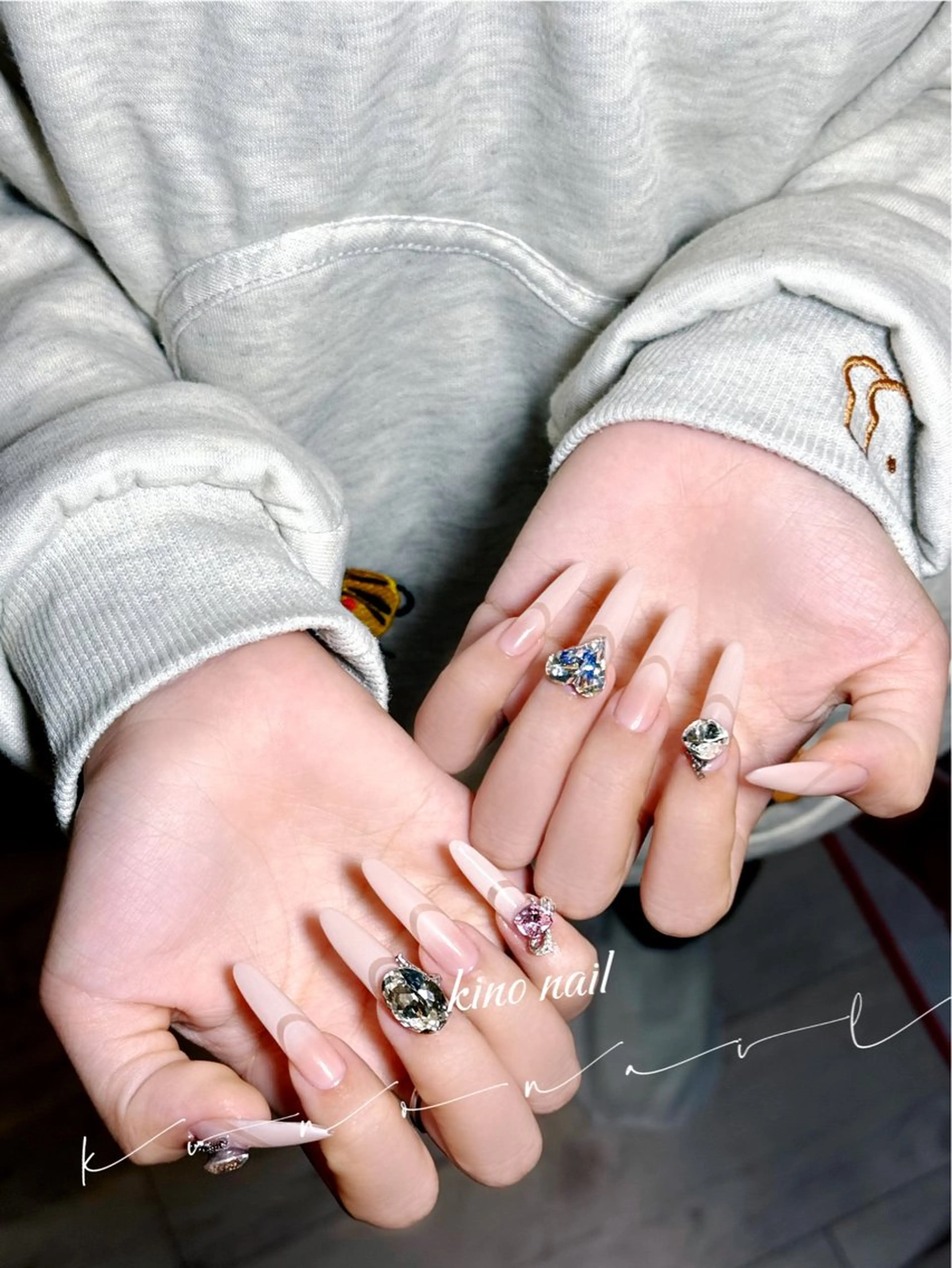 ネイル ハンドネイル LI XINLUのネイルデザイン