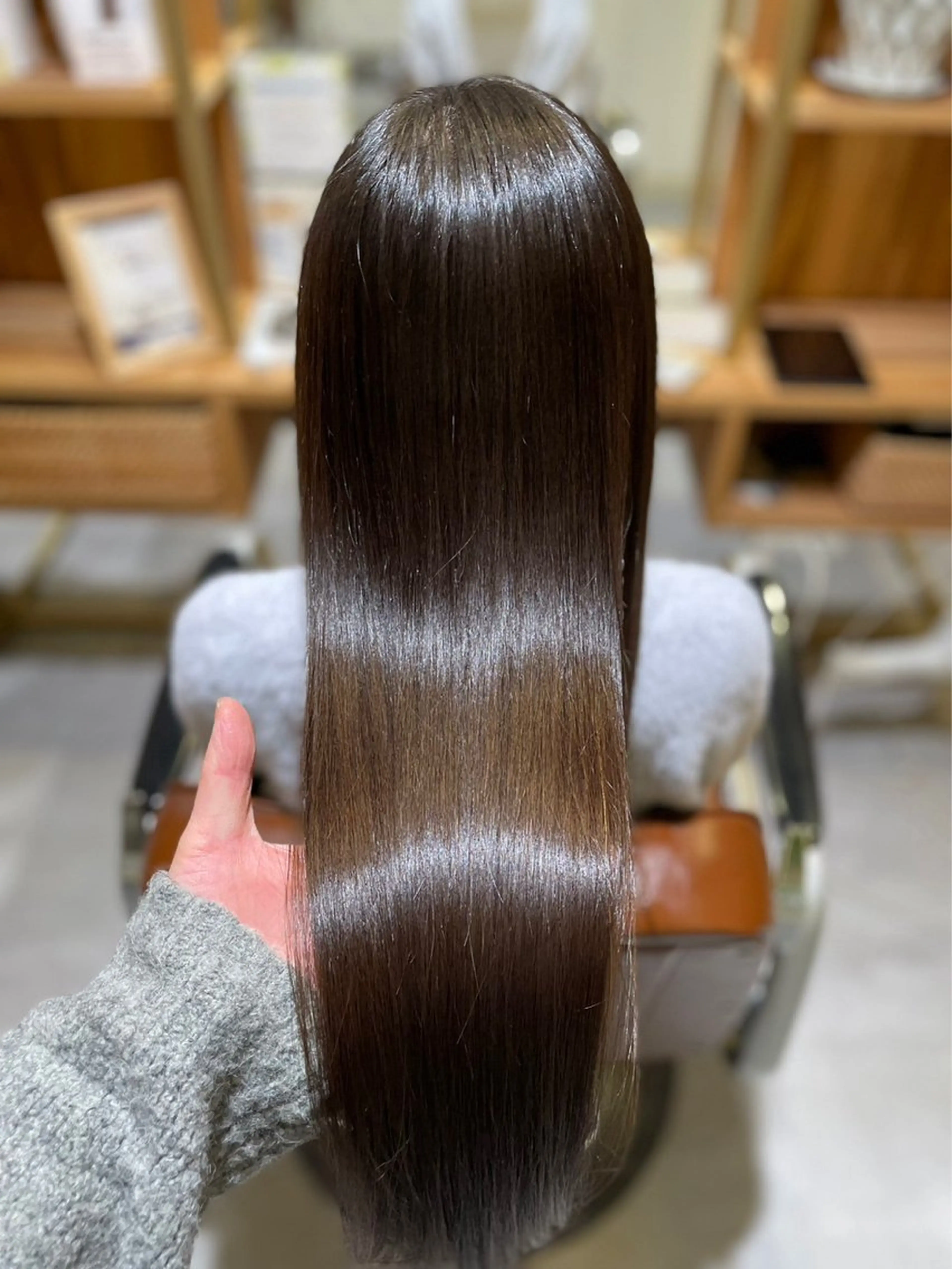 ロング aria足立 美緒のヘアスタイル