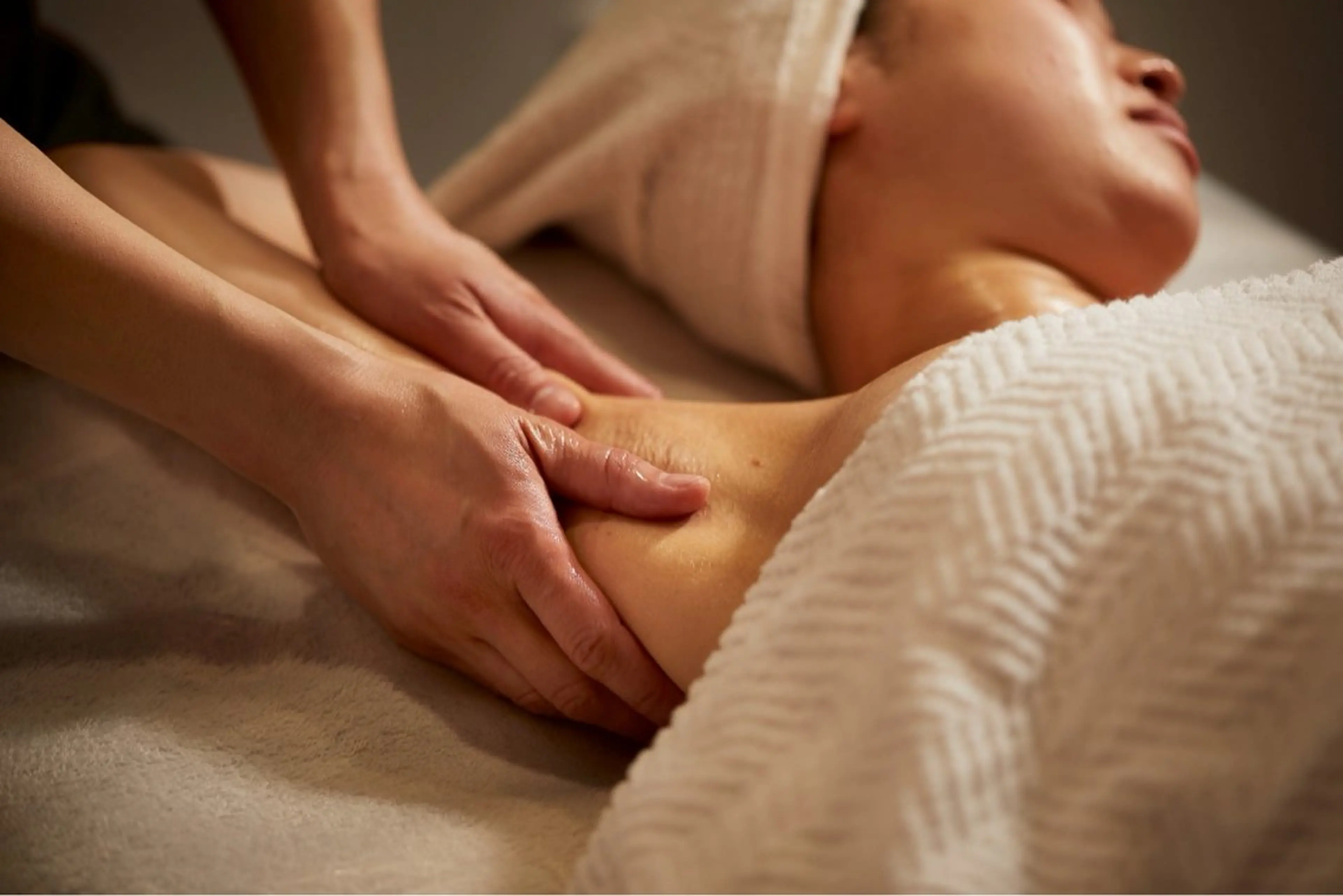 【肩こり、背中スッキリ、リフトアップ】ワキリンパデコルテ+小顔マッサージの写真