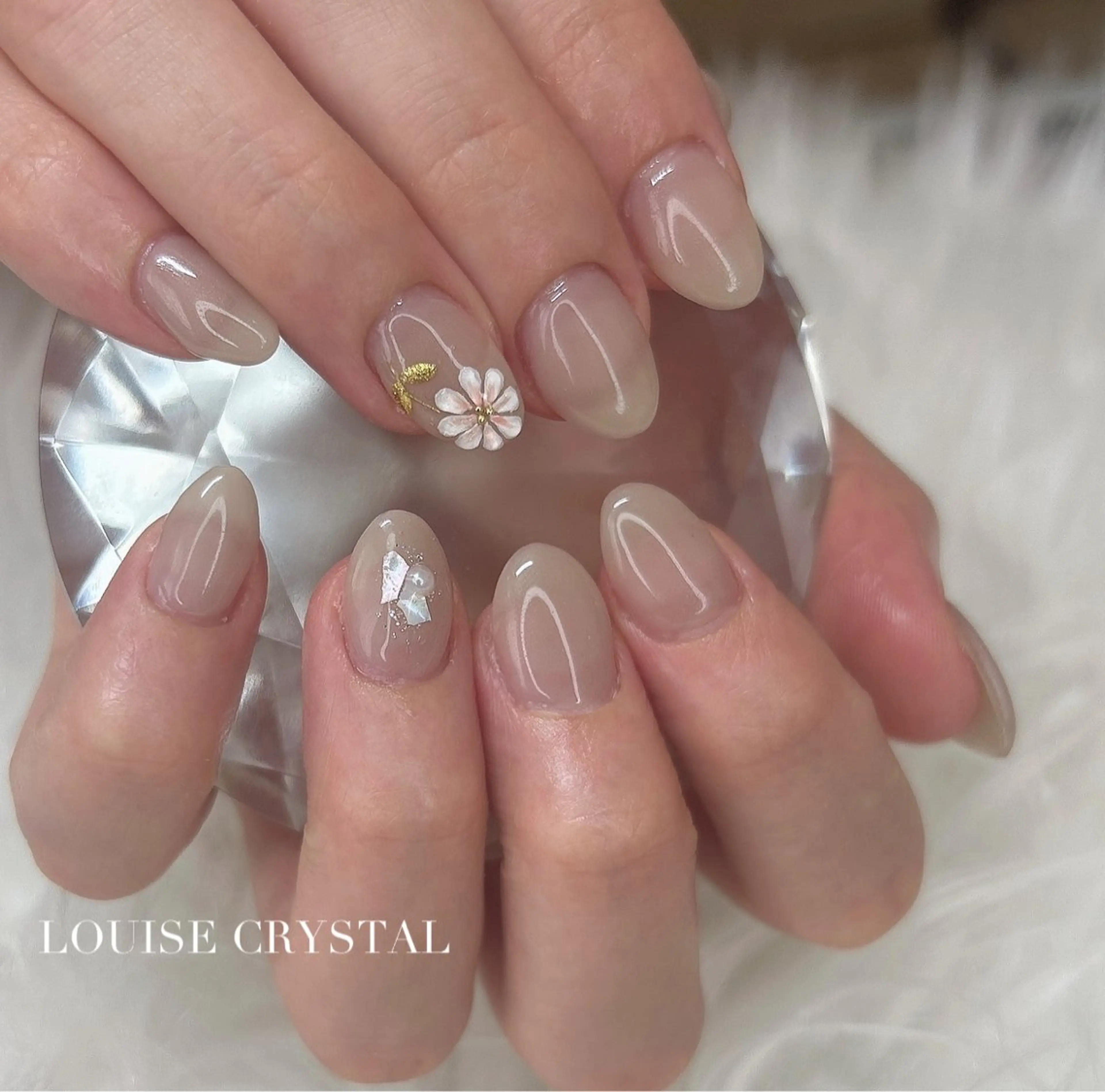 ネイル フラワーネイル ぷっくりネイル ハンドネイル LOUISE CRYSTALのネイルデザイン