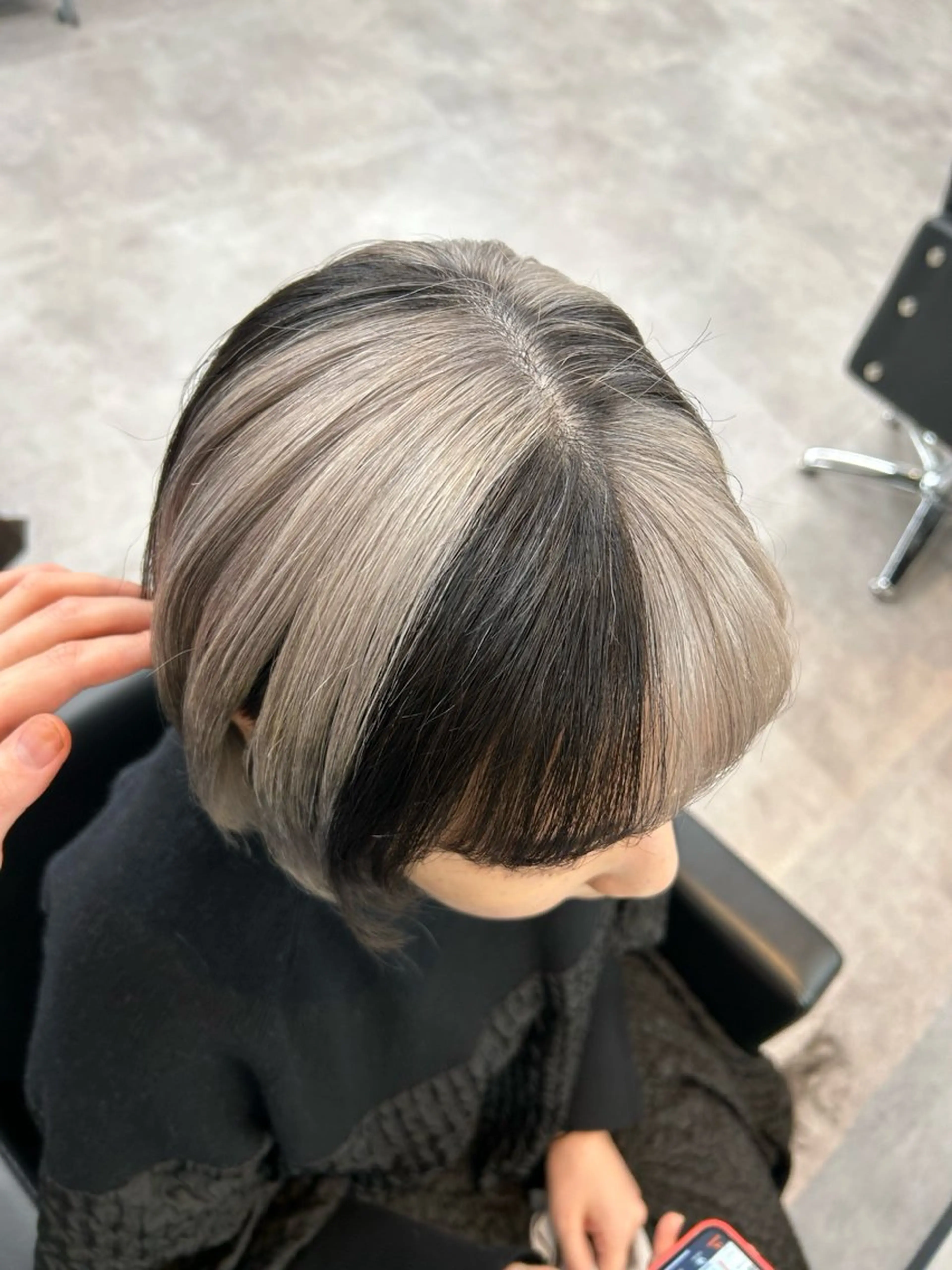 ショート カラー 黒髪 シルバー ボブ ナカジマ ナナのヘアスタイル