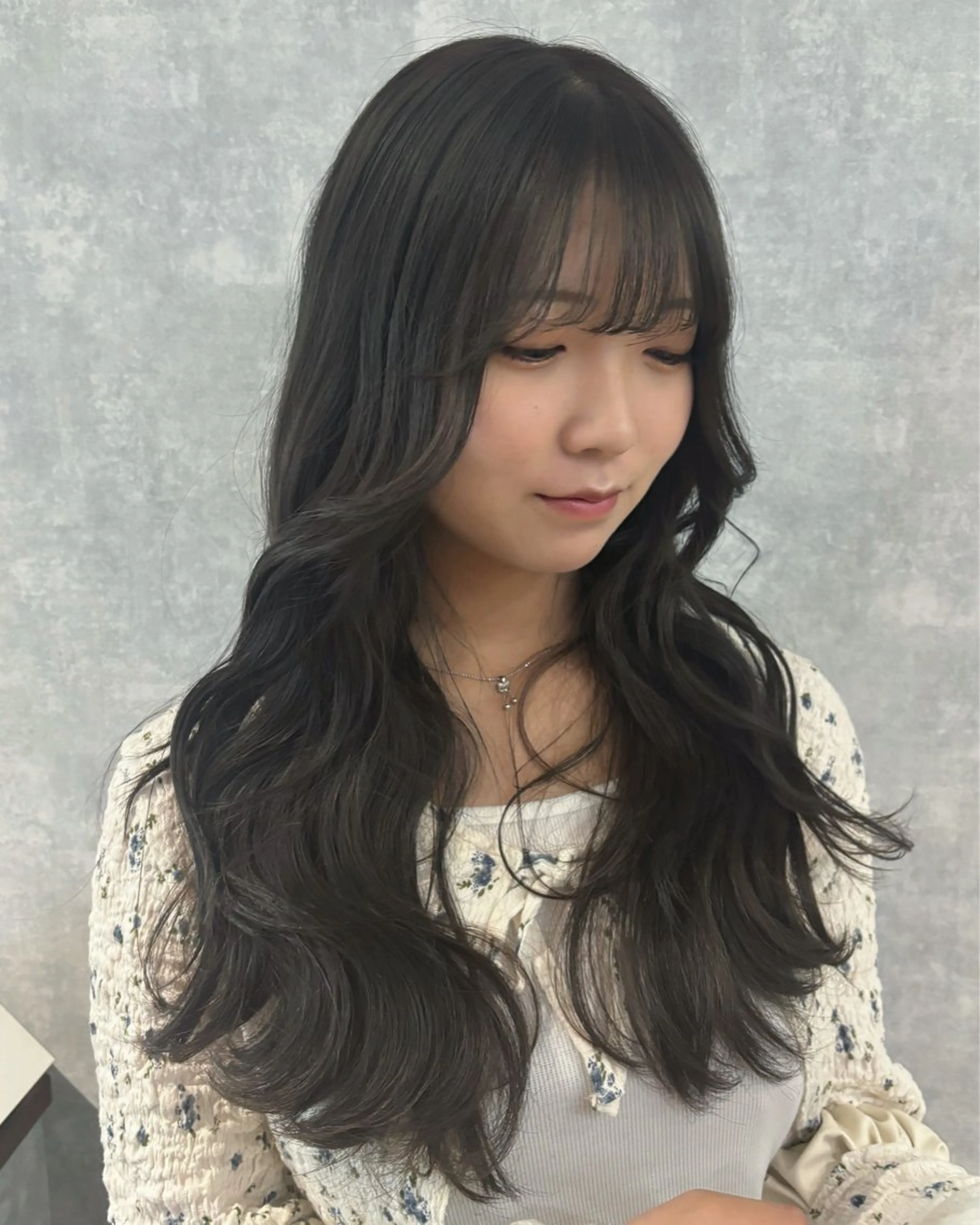 ロング カット ヘアカラー トリートメント 🌐NATSUMI 🌐【寒色カラー】のヘアスタイル