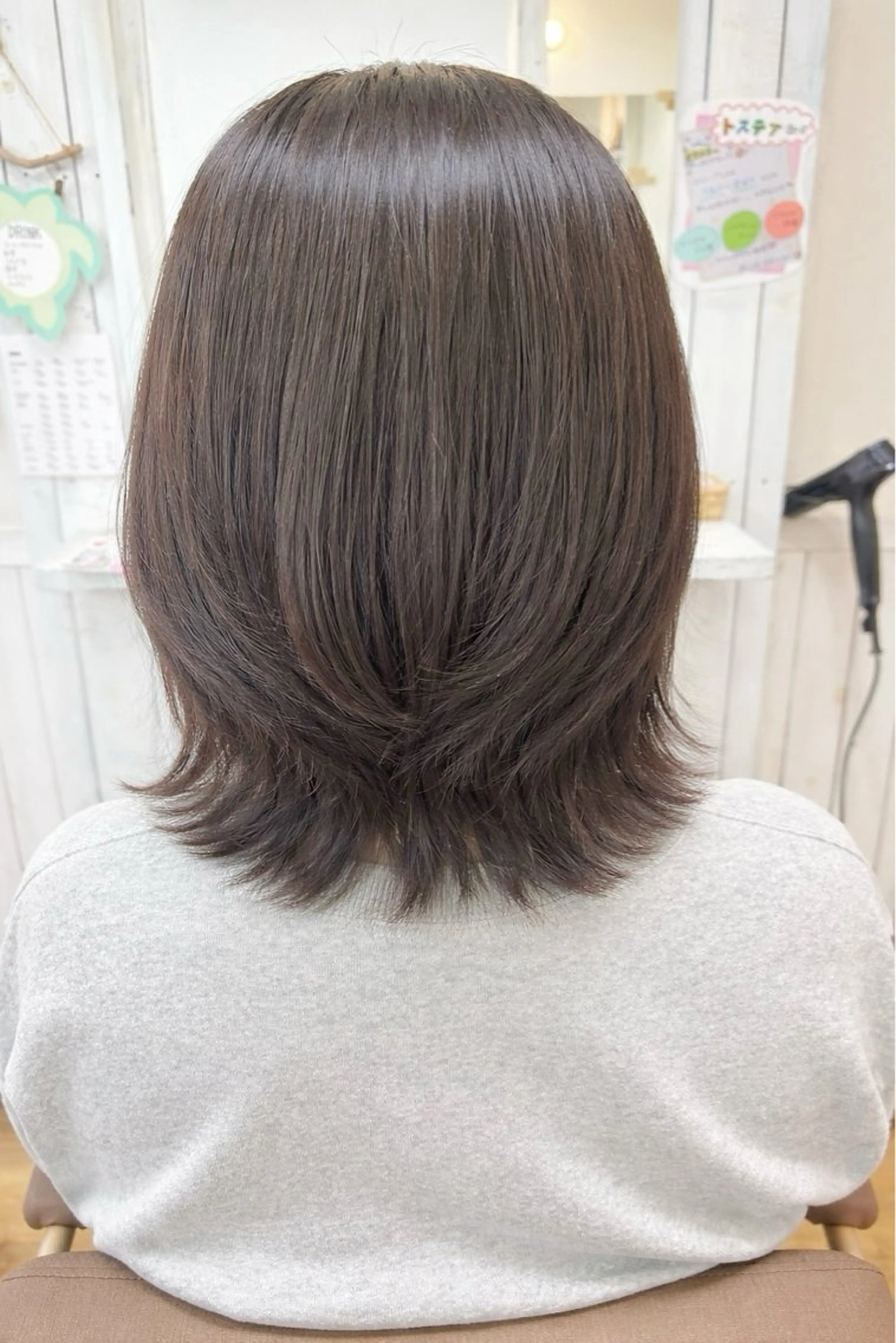 ミディアム カラー レイヤーカット 外ハネヘア kokua ✂︎ 　nissyのヘアスタイル