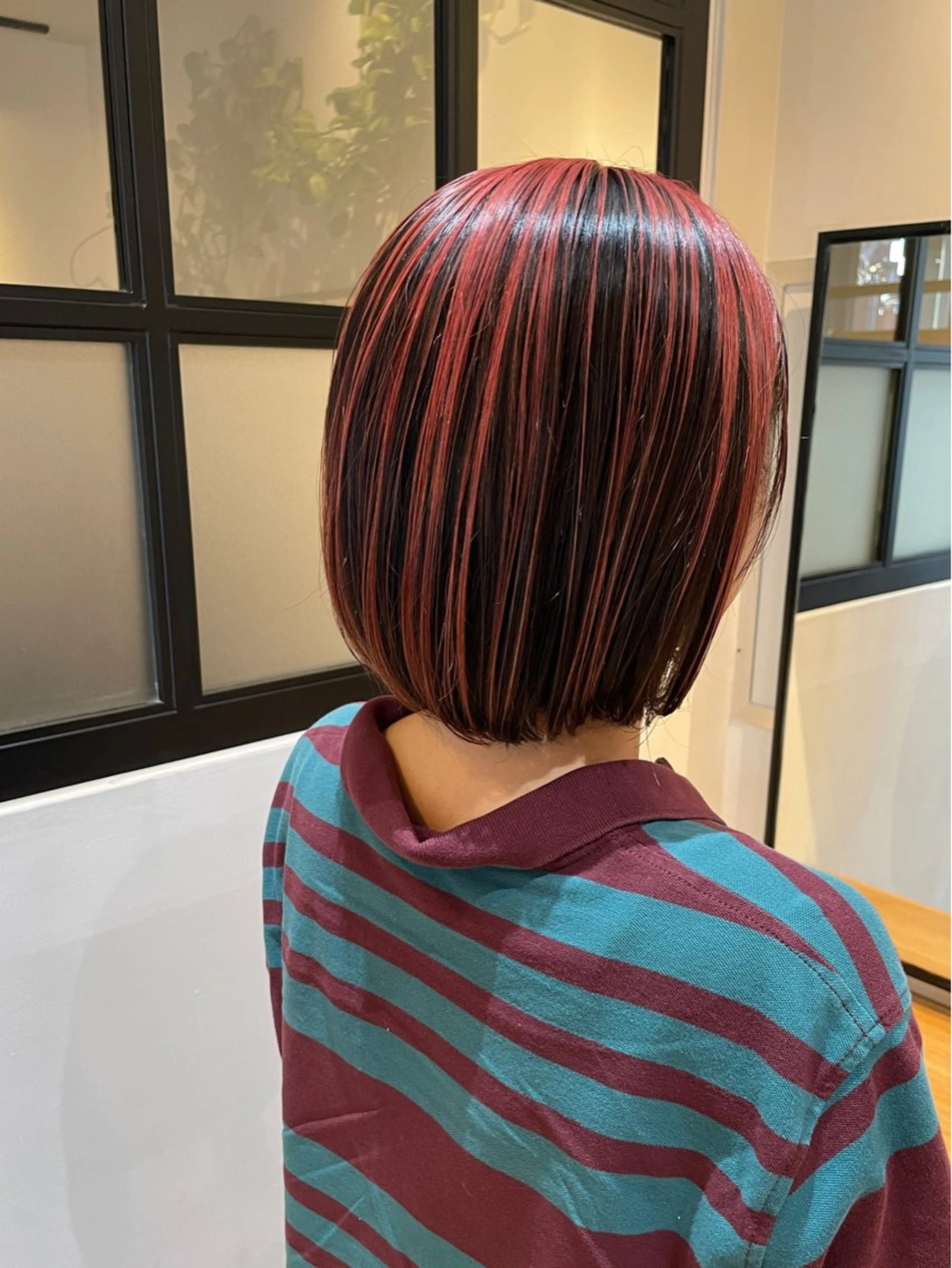 ショート カラー ﾊｲﾄｰﾝ/ｶﾗｰ/ 用賀/稲若健太郎のヘアスタイル