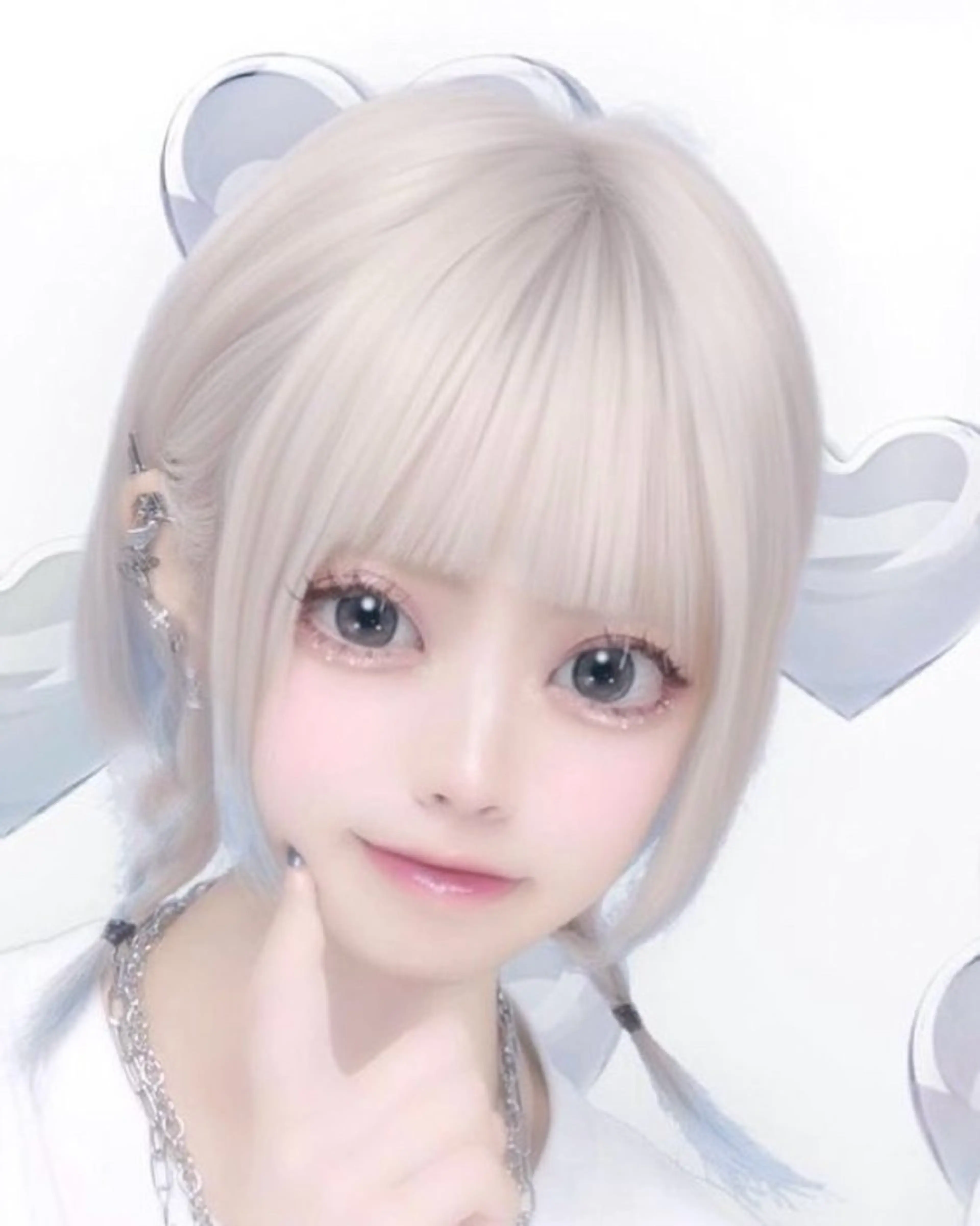 ミディアム カラー ヘアカラー トリートメント salowin iori原宿B1店所属・ハイトーン/髪質改善 原宿𝑺𝑬𝑵𝑨のヘアスタイル