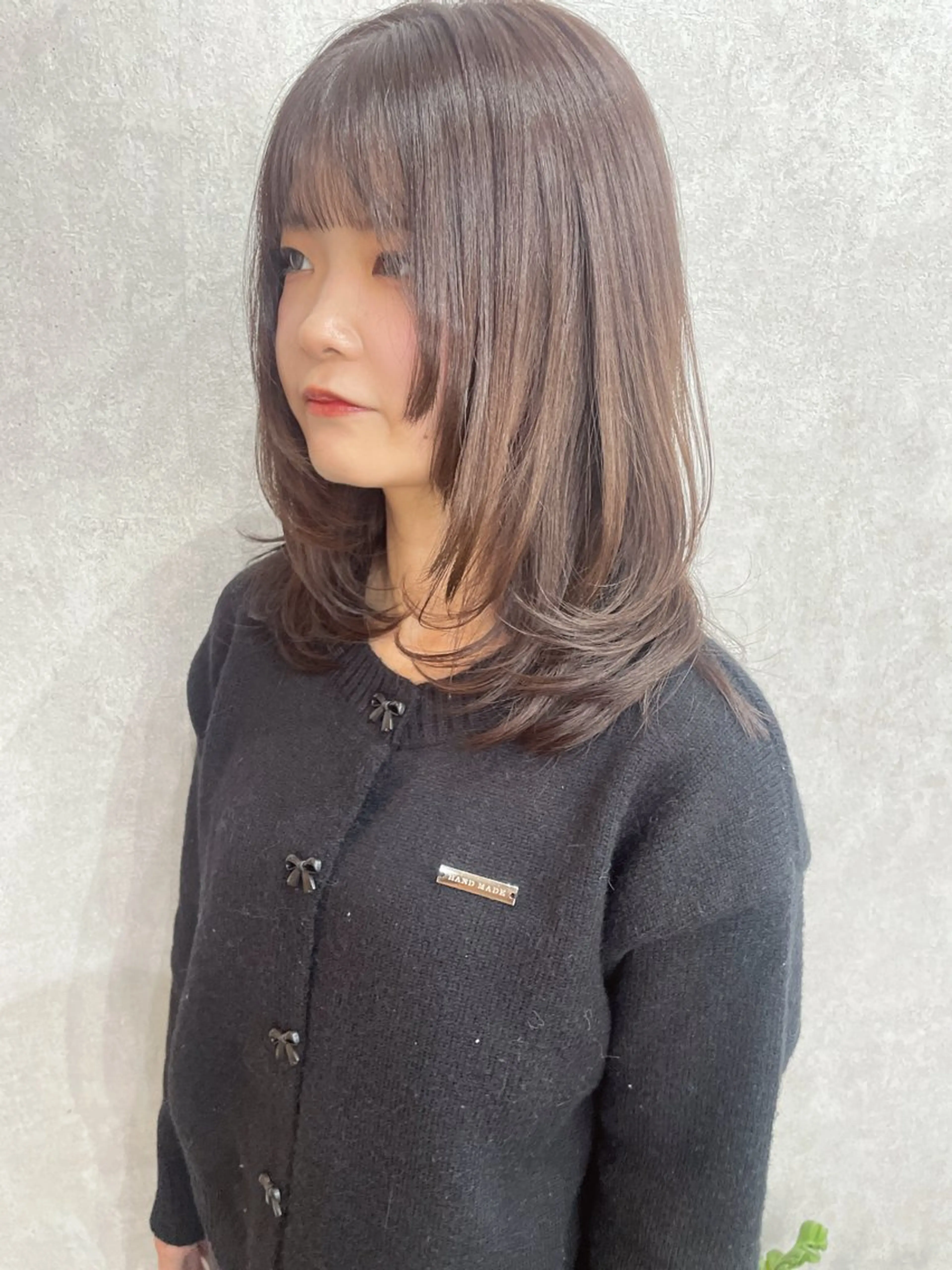 ミディアム カラー レイヤーカット AIRI layer cut hairのヘアスタイル