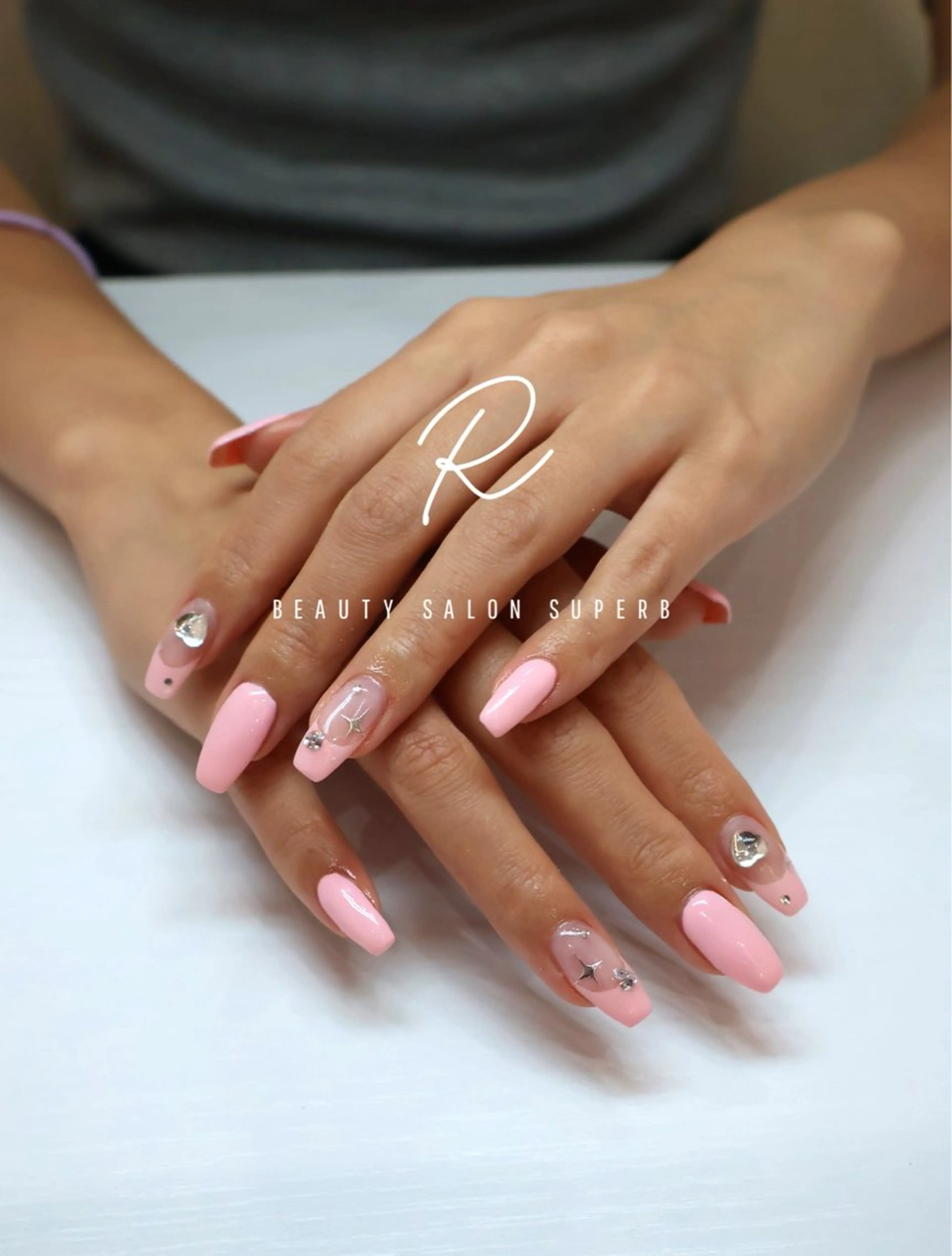 ネイル R MIIのネイルデザイン