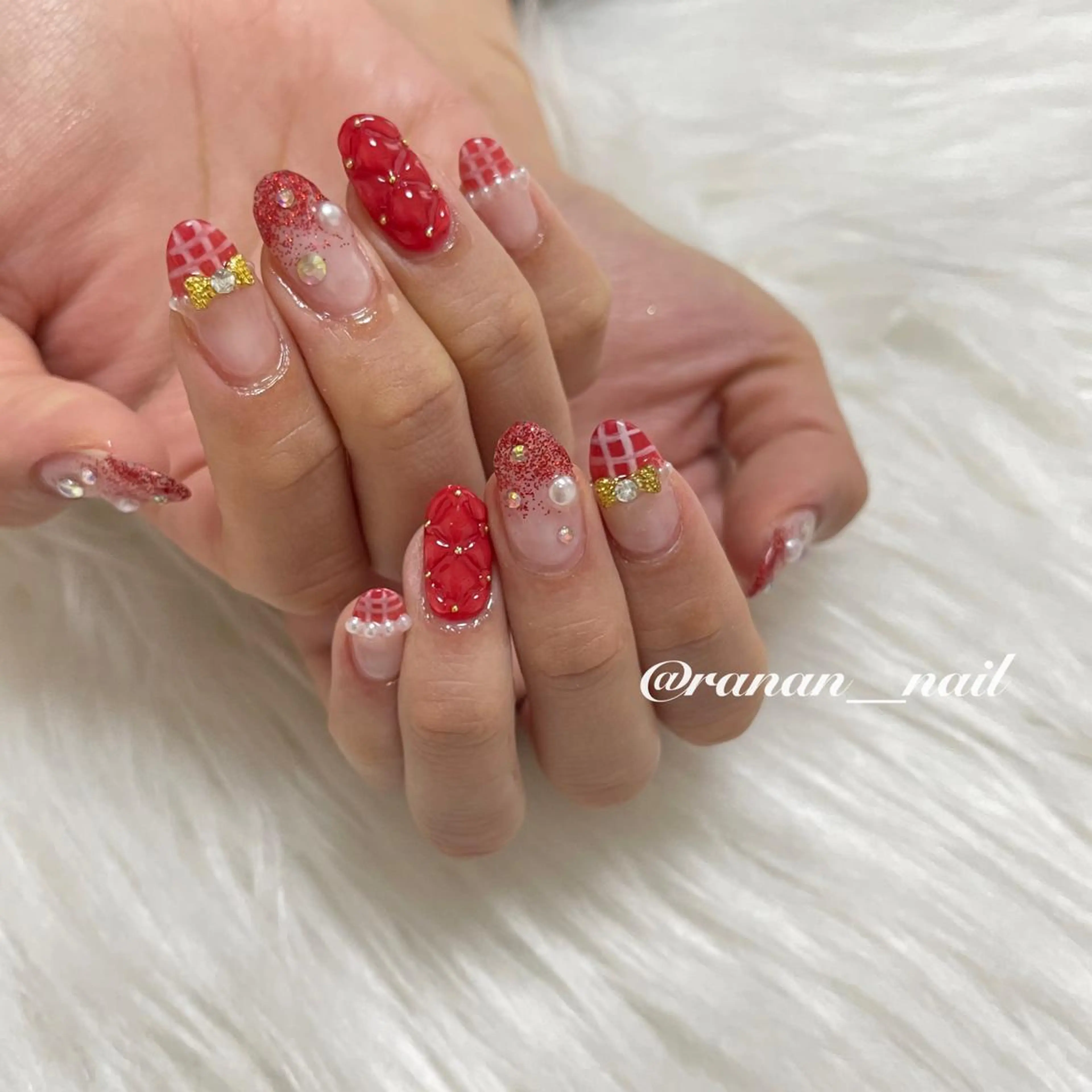 ネイル 𝓇𝒶𝓃𝒶𝓃 𝓃𝒶𝒾𝓁のネイルデザイン