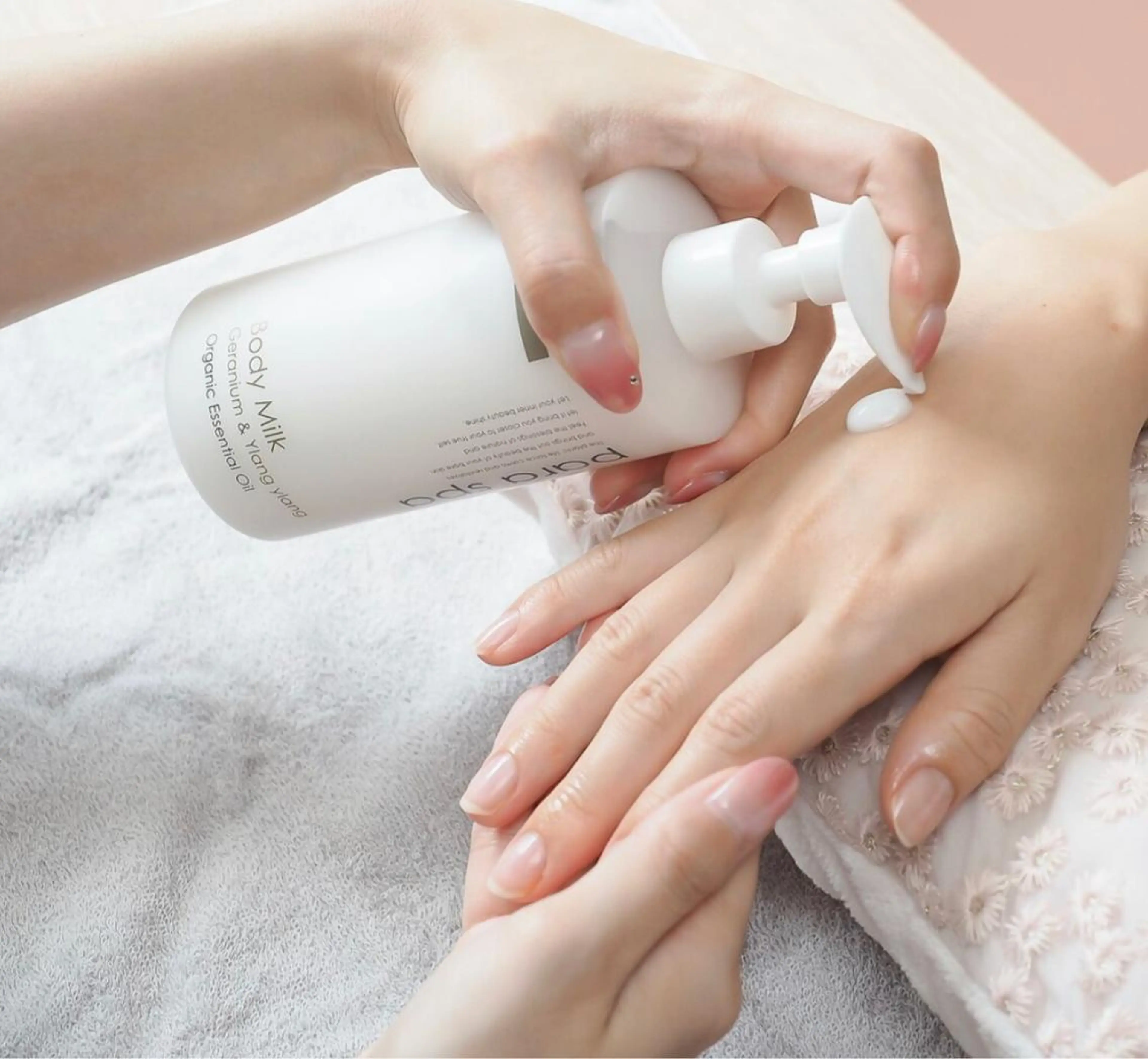 Lovin所属・Natsumi .のネイルデザイン