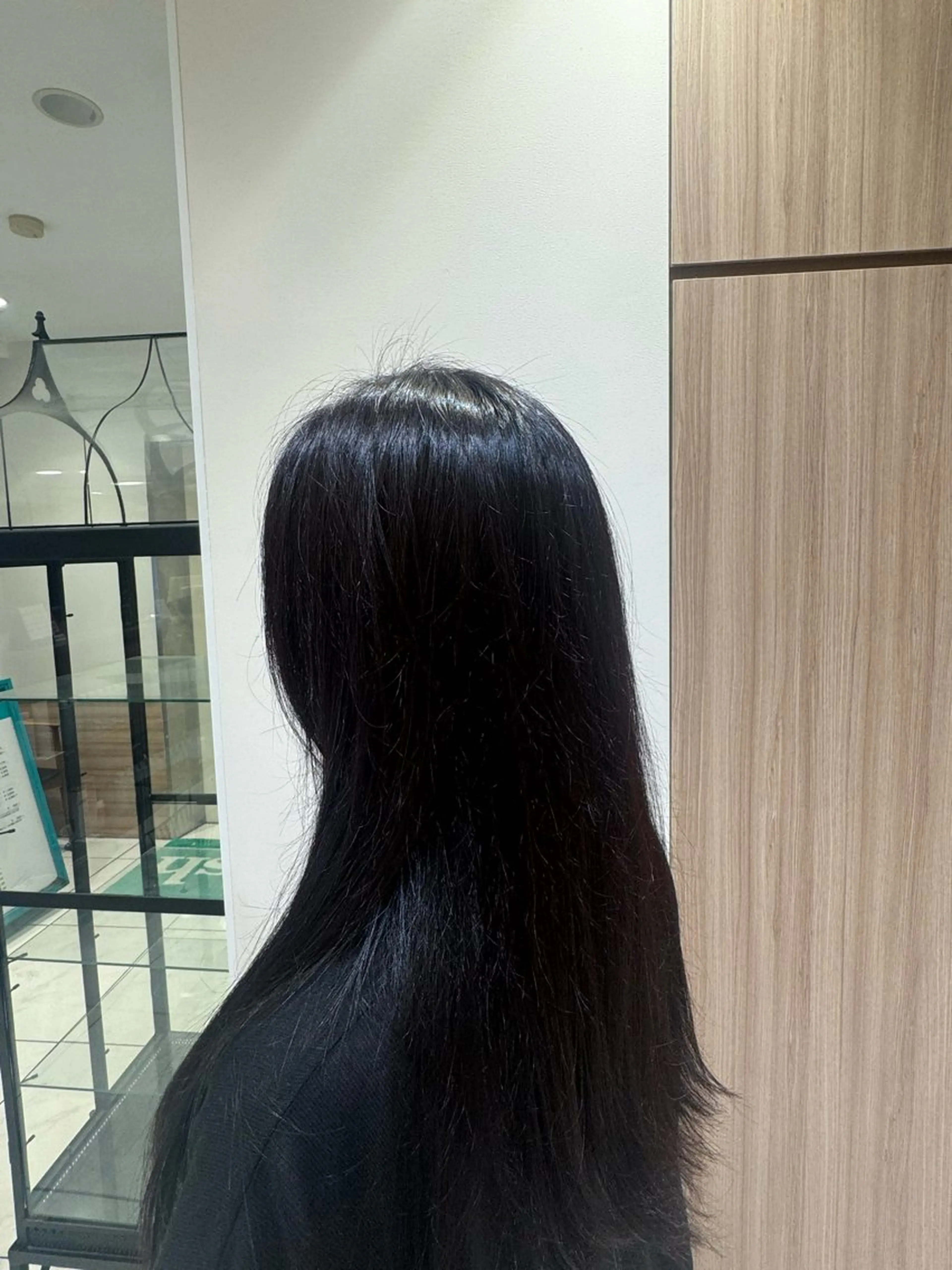 ロング カラー 奥寺 沙菜のヘアスタイル