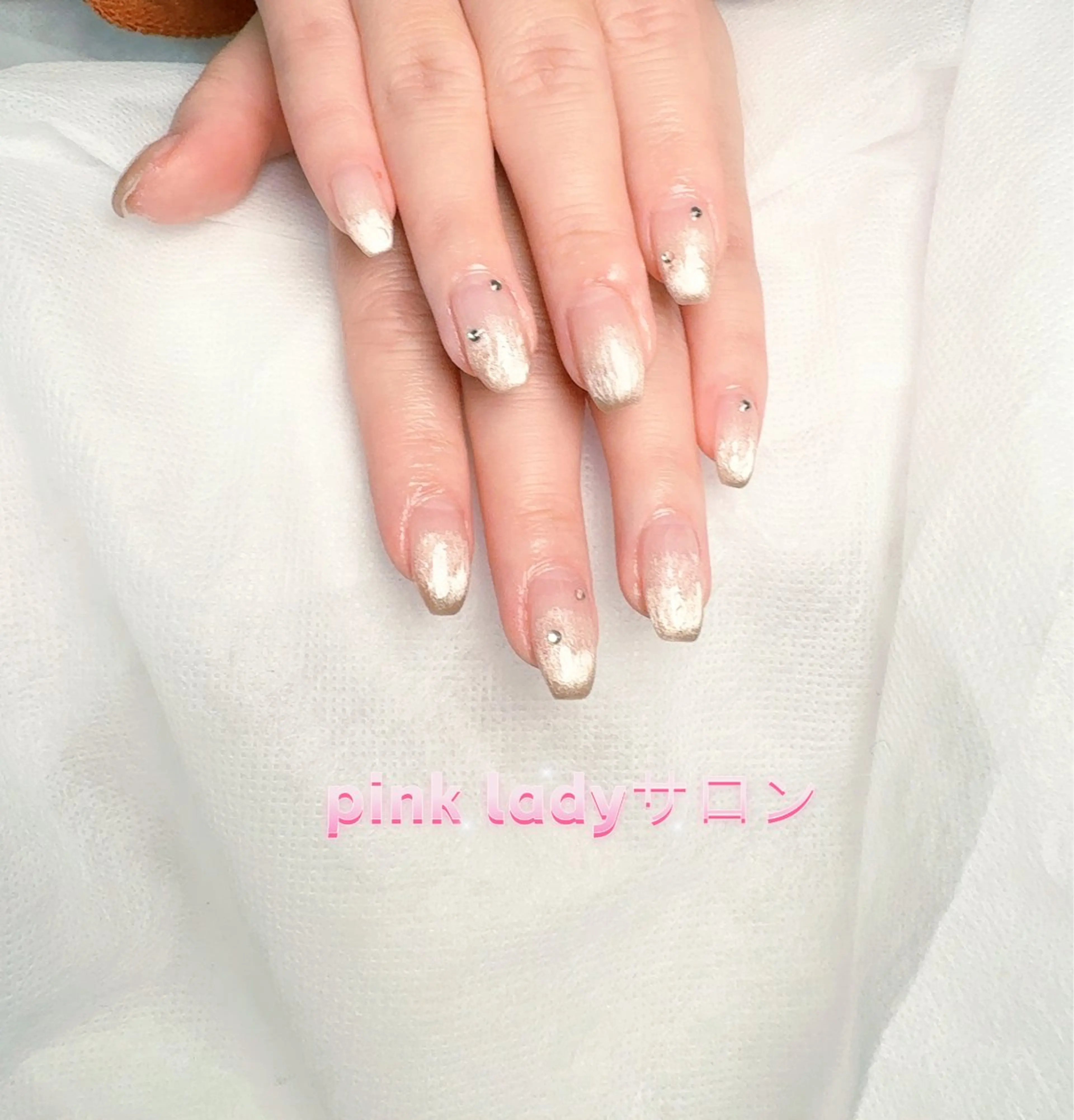 ネイル pink ladyサロン所属・べ にのネイルデザイン