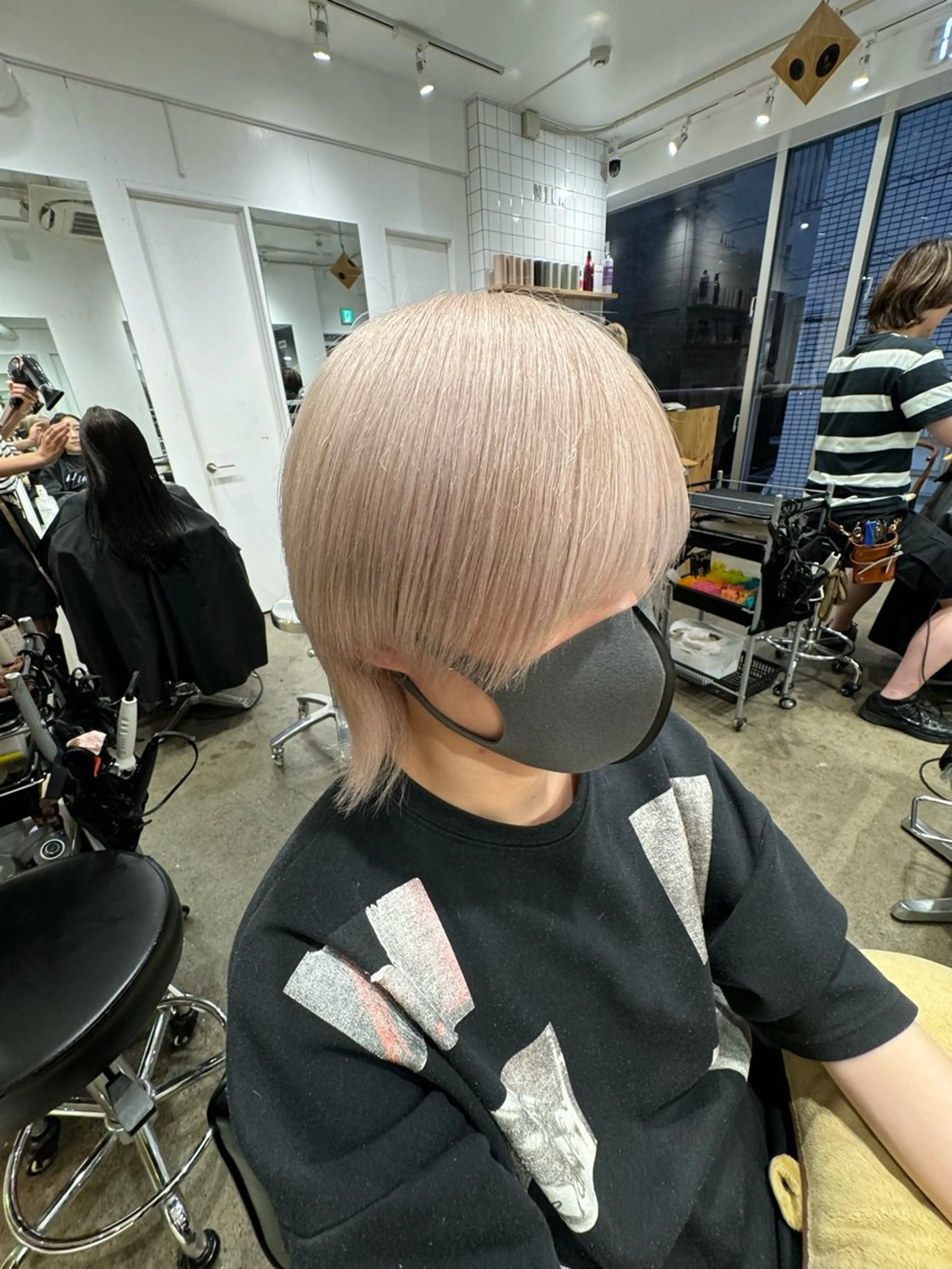 ショート JUNYA 海外ガールヘアのヘアスタイル