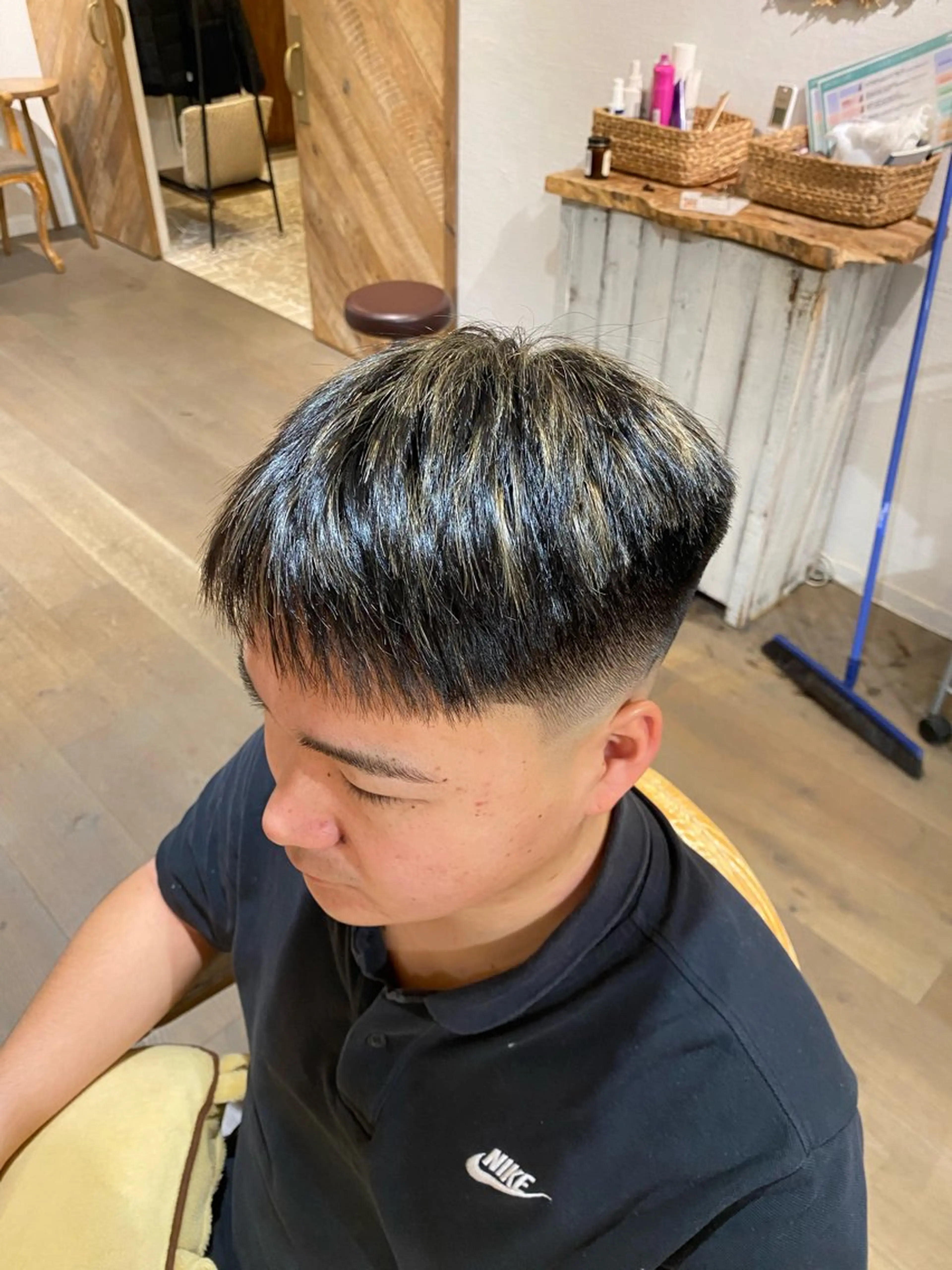 カラー メンズ メンズハイライト メンズメッシュ ハイライトカラー メッシュ diar江ノ島所属・mai🤍透明感/ 縮毛矯正/藤沢江ノ島のヘアスタイル