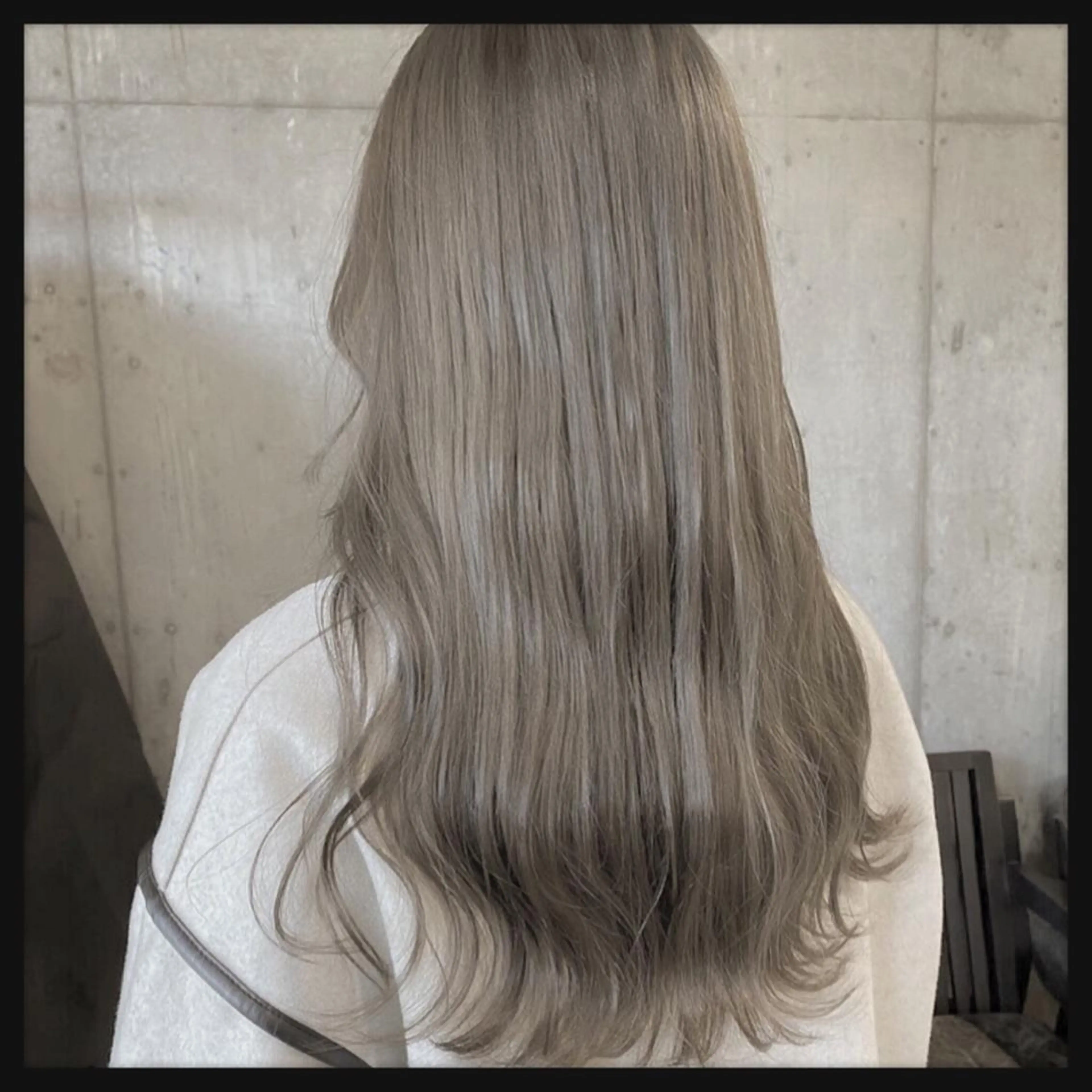 セミロング カラー パーマ ヘアアレンジ メンズ キッズ ネイル マツエク・マツパ アイブロウ カット ヘアカラー トリートメント ヘアセット ☃️髪質改善🉐割✨ ❄️“ever”❄️のヘアスタイル