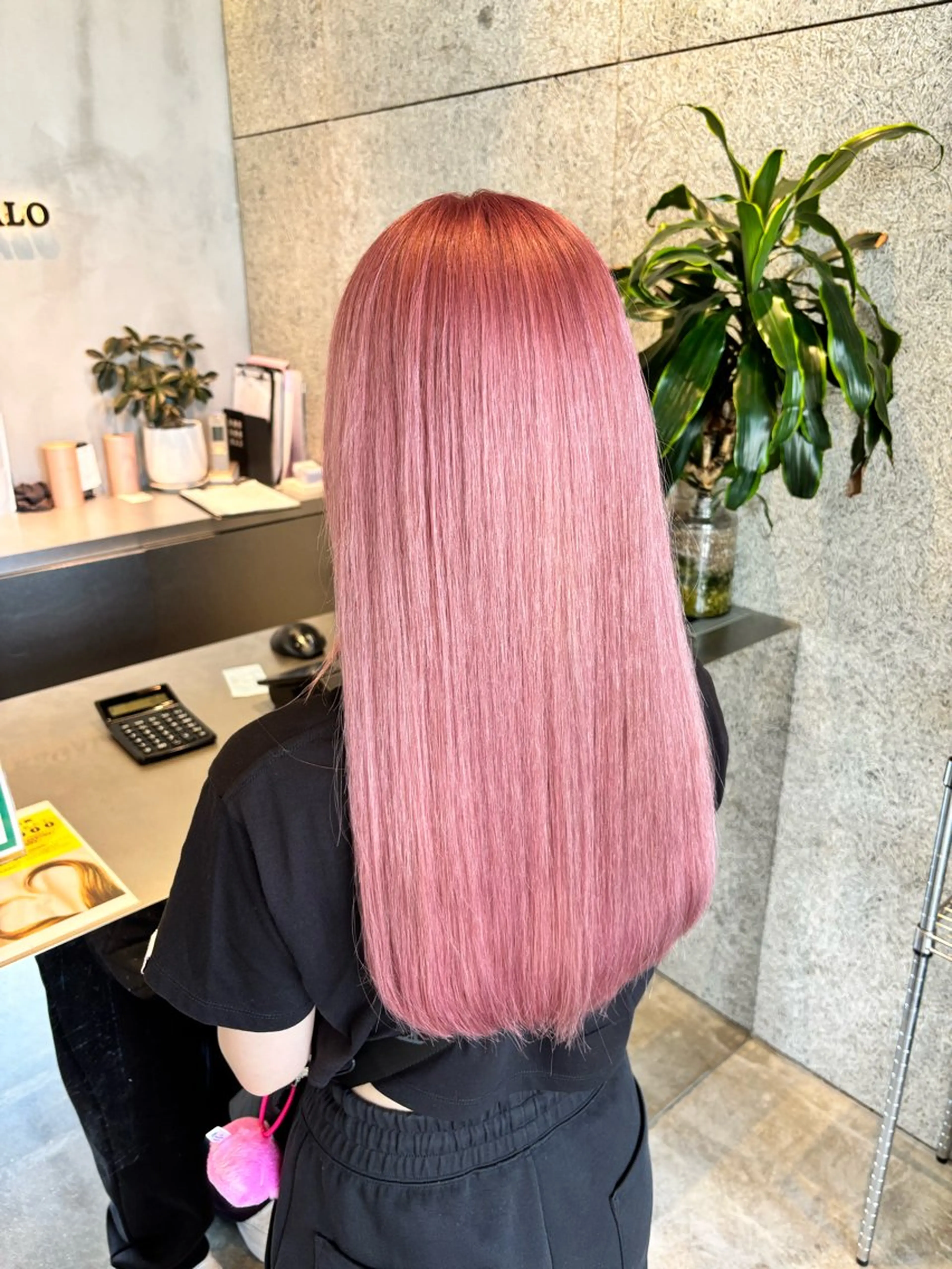 ロング カラー ピンクカラー カット ヘアカラー 🌷艶感カラー🌷 富施　優花のヘアスタイル