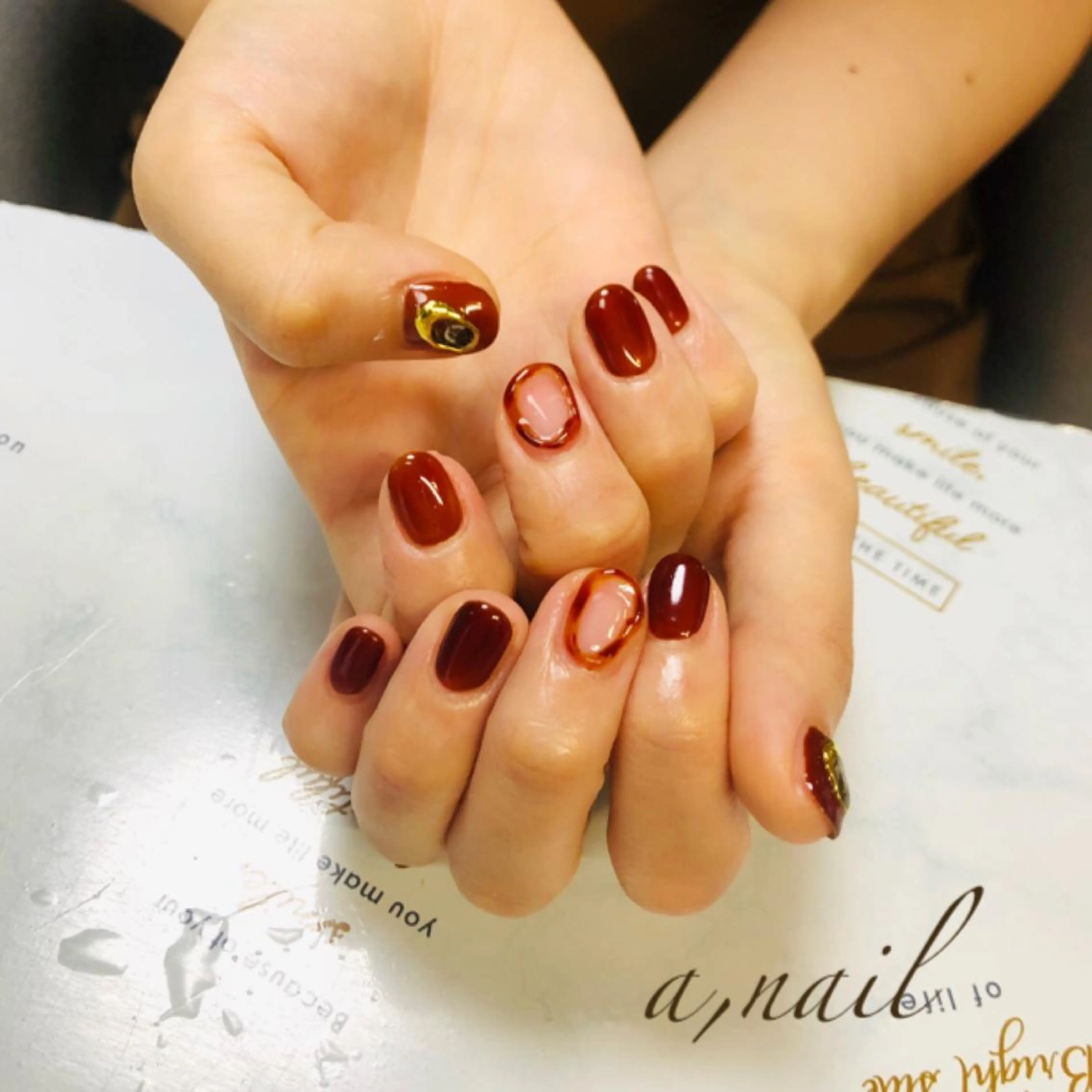 ネイル べっ甲ネイル フットネイル ジェルネイル グラデーション ラメ(グリッター) ハンドネイル ネイルサロン エーネイルのネイルデザイン