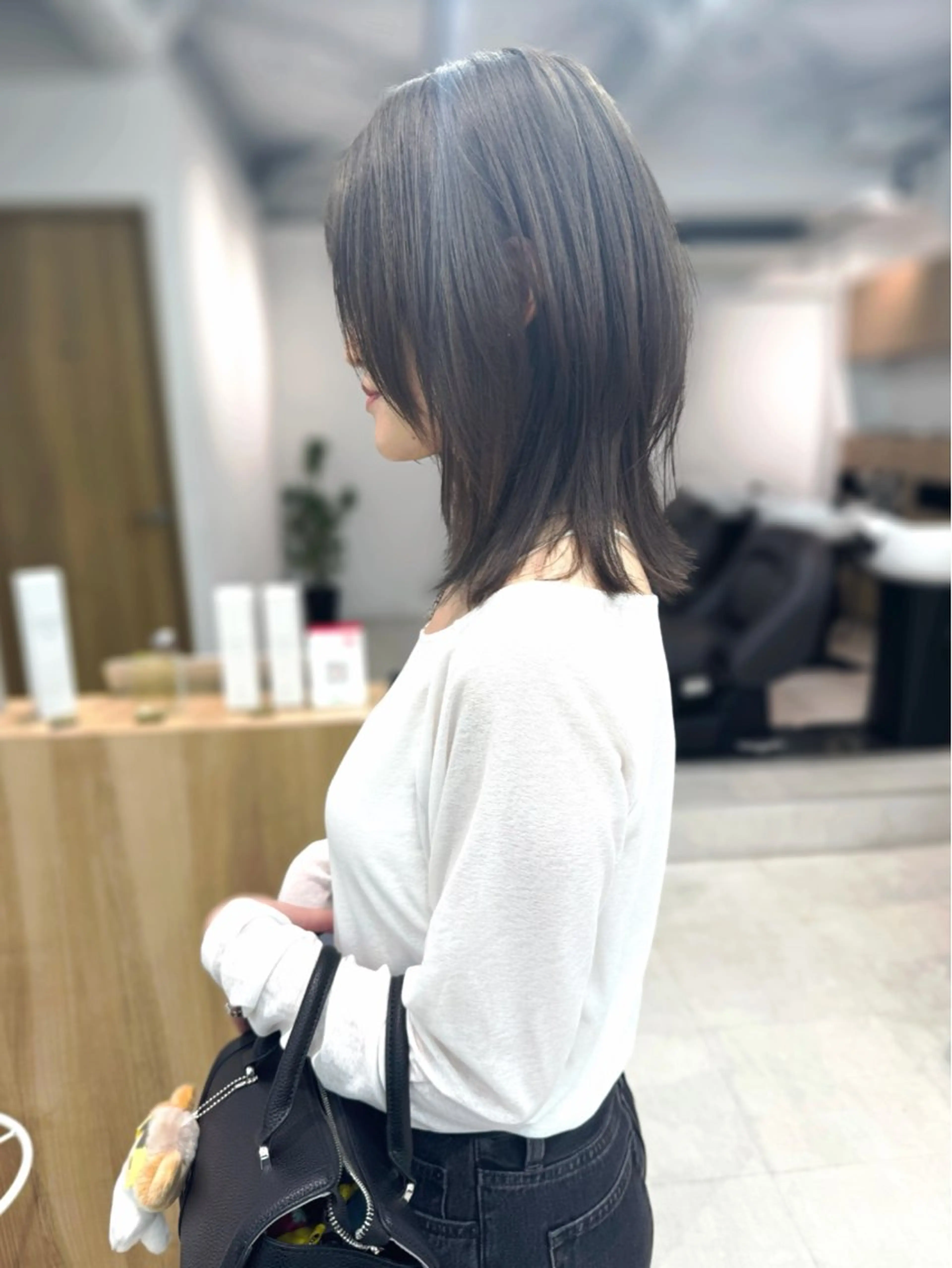 ミディアム ウルフカット カット ヘアカラー ハイトーン特化🌟 仲川和人のヘアスタイル