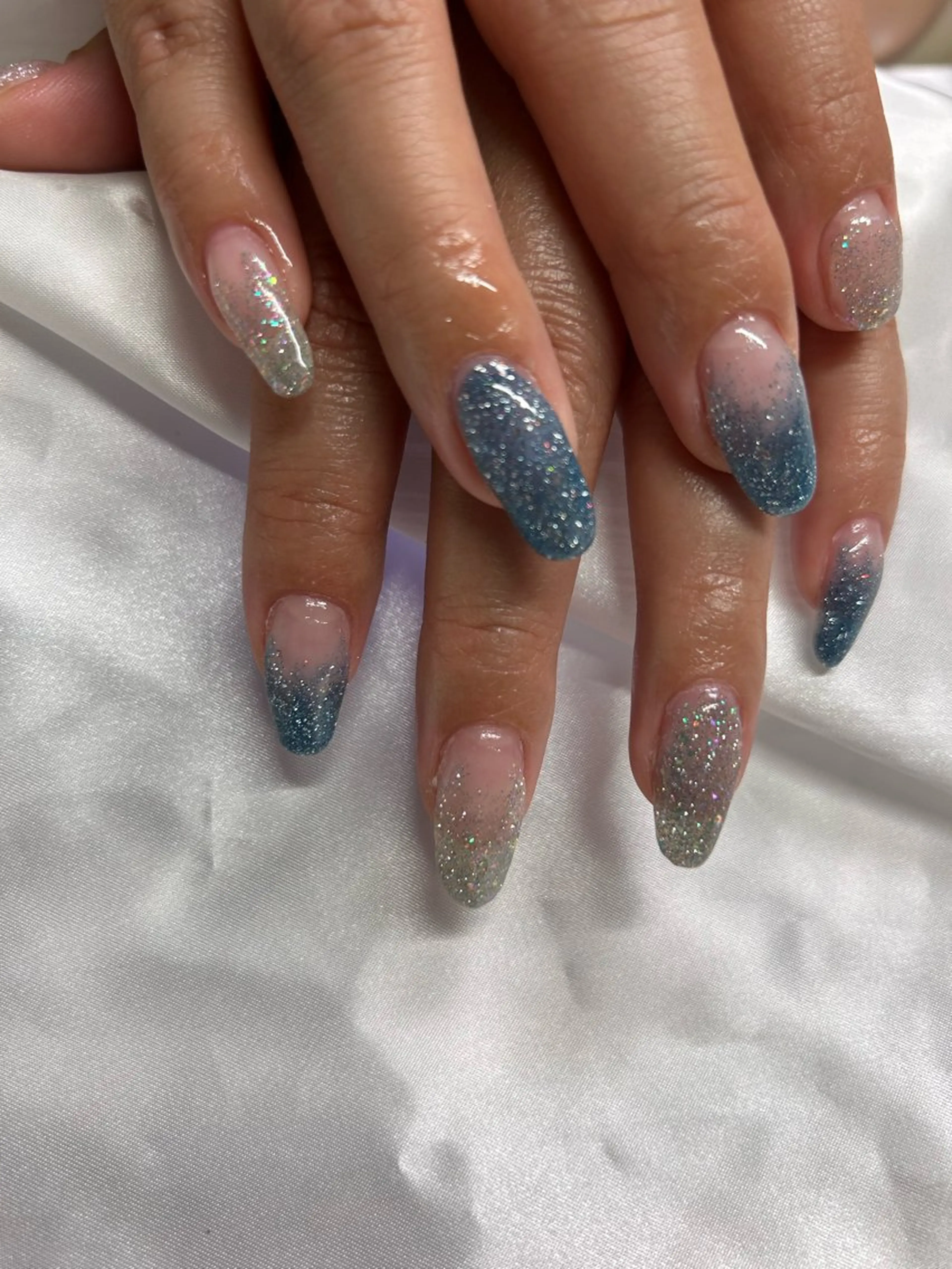 ネイル フラッシュネイル グラデーション ラメ(グリッター) Bell Nailのネイルデザイン