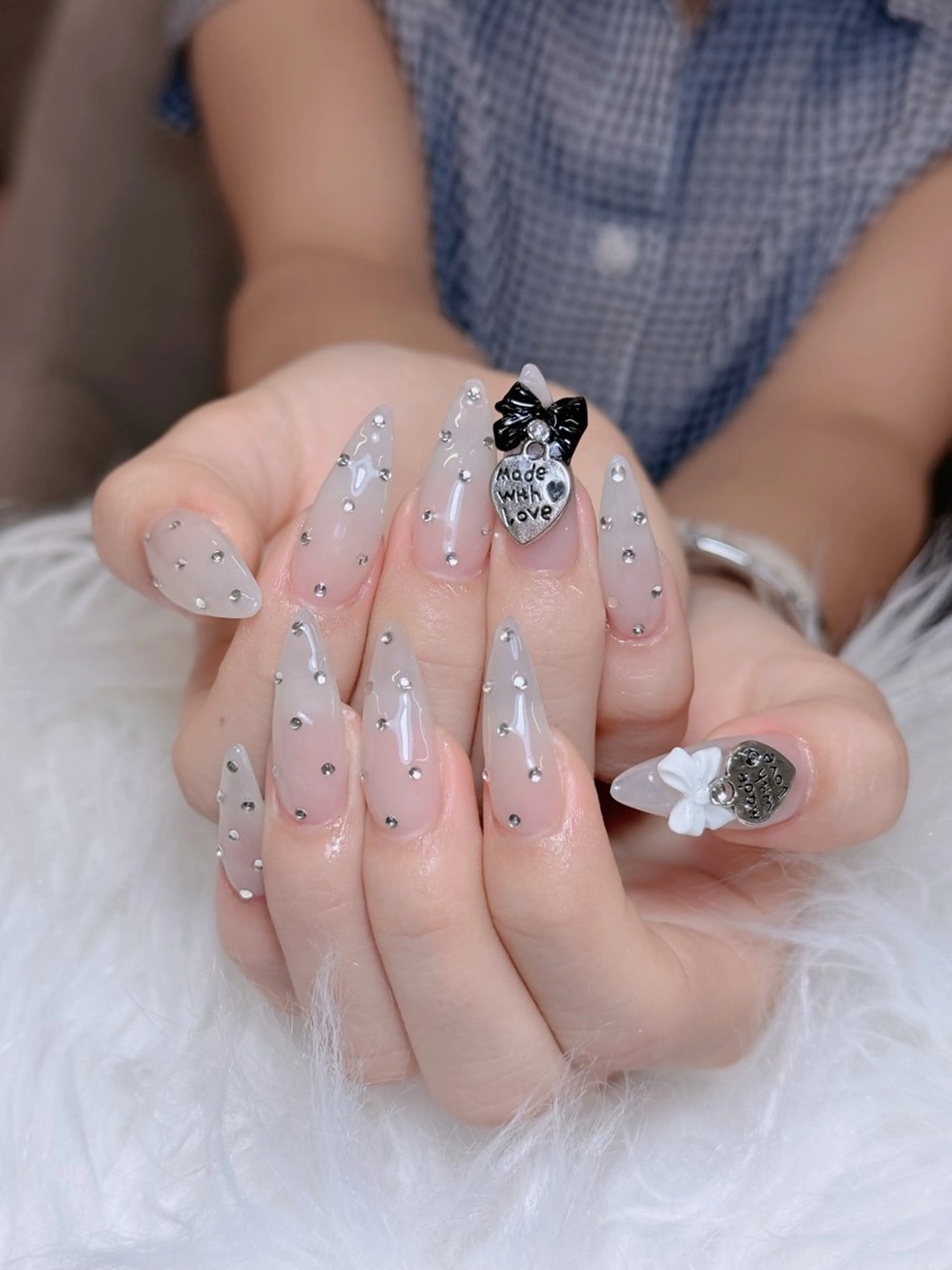 ネイル オーロラネイル チークネイル フットネイル フレンチネイル 韓国ネイル ハンドネイル Lumi Nail 新大久保3‘のネイルデザイン